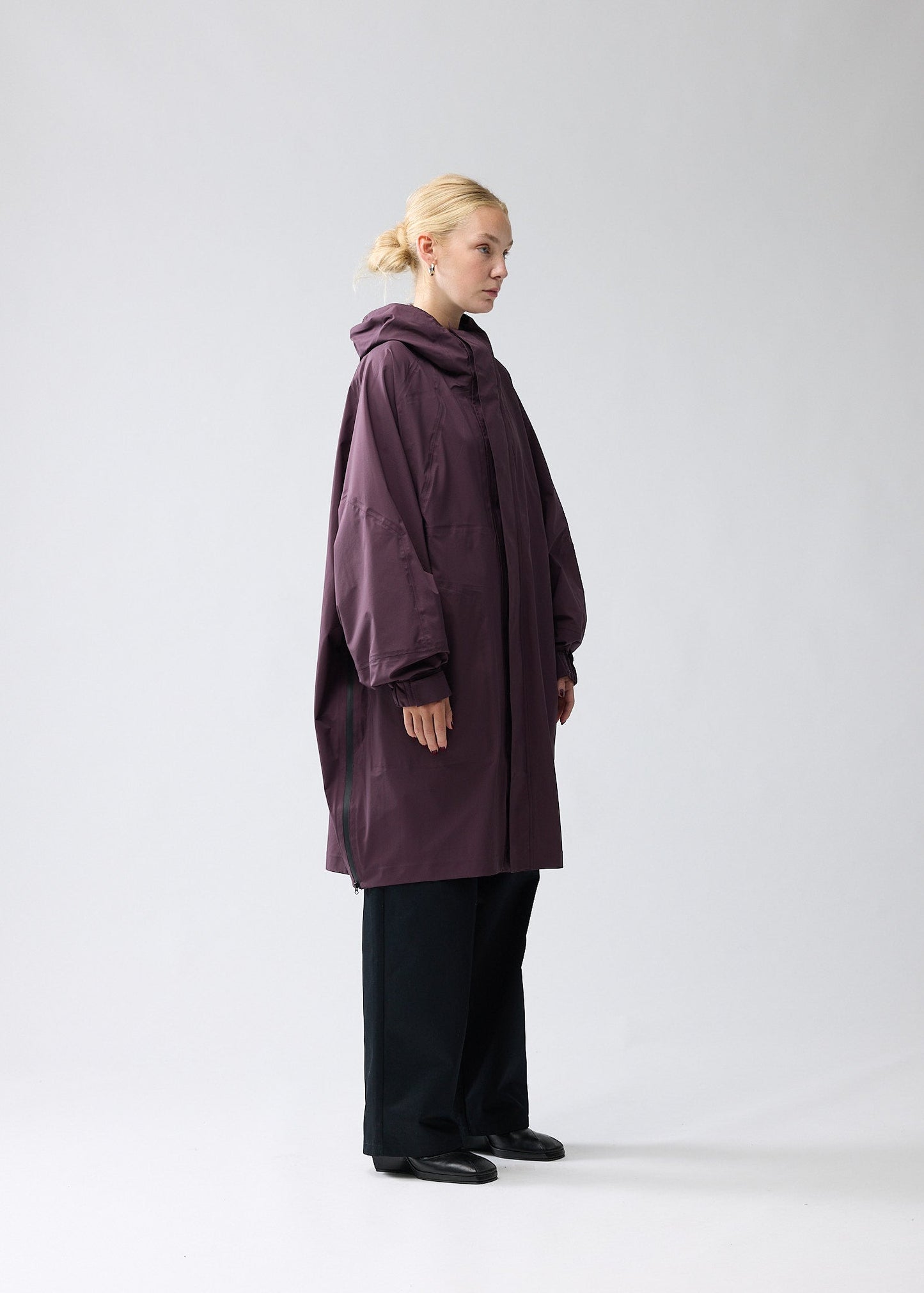 TECHNICAL RAIN JACKET