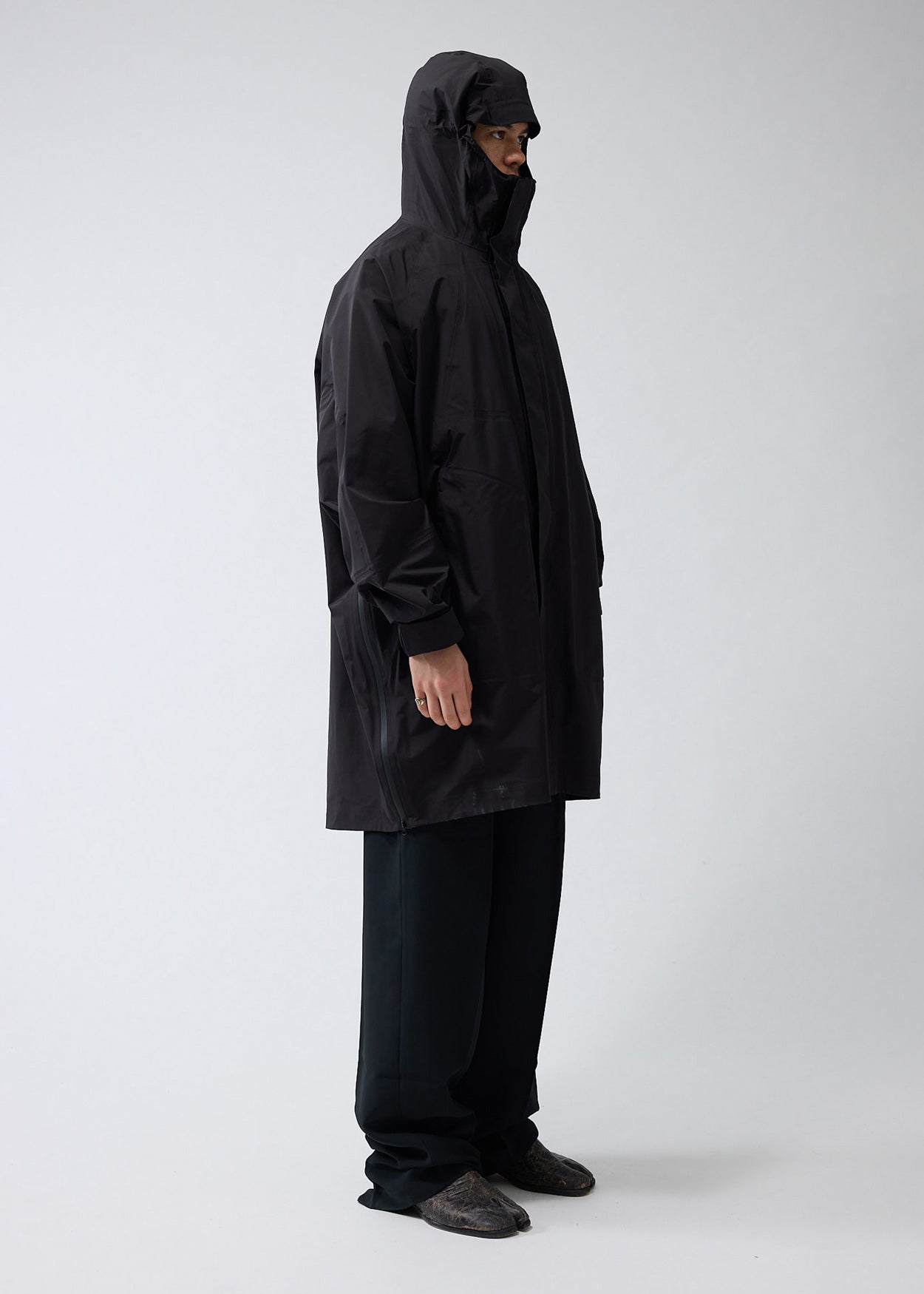 TECHNICAL RAIN JACKET BLACK