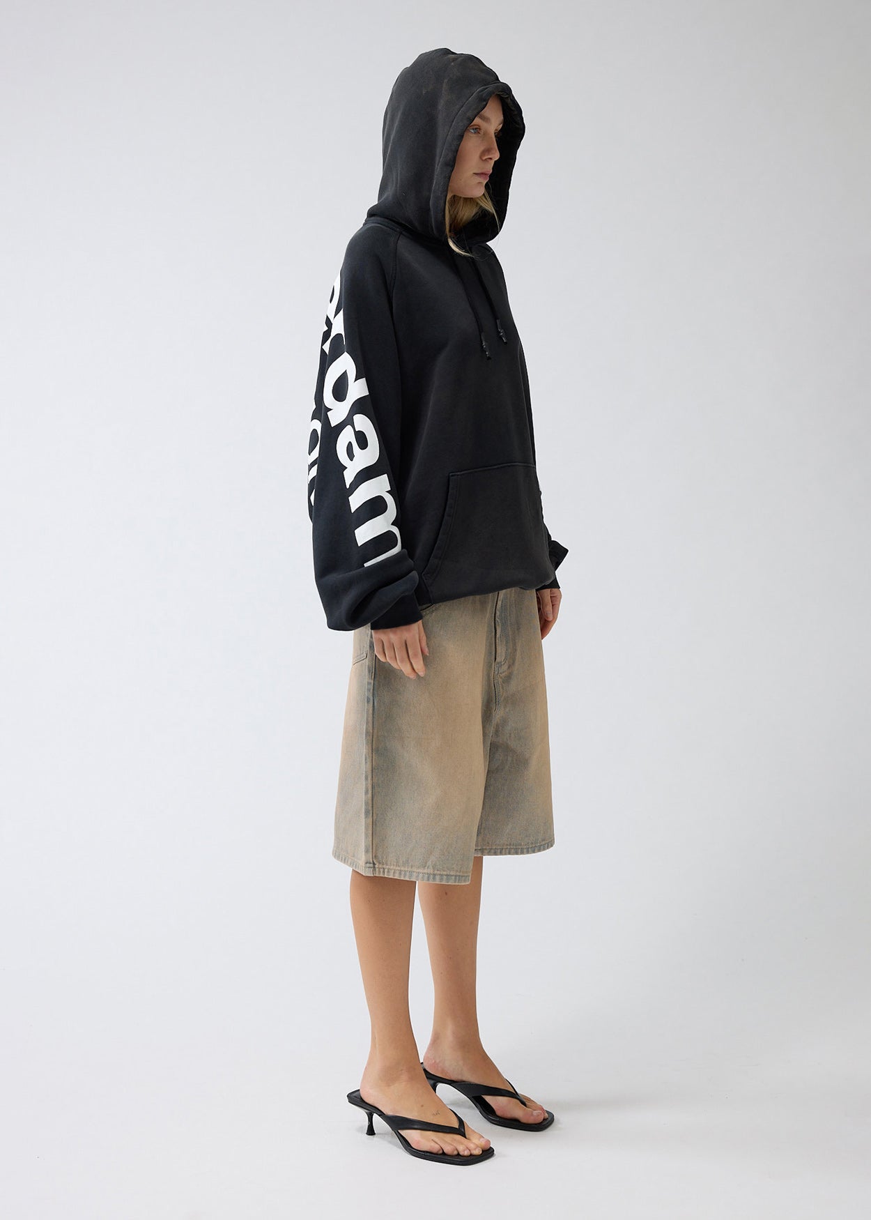 LOGO LINE HOODIE BLACK