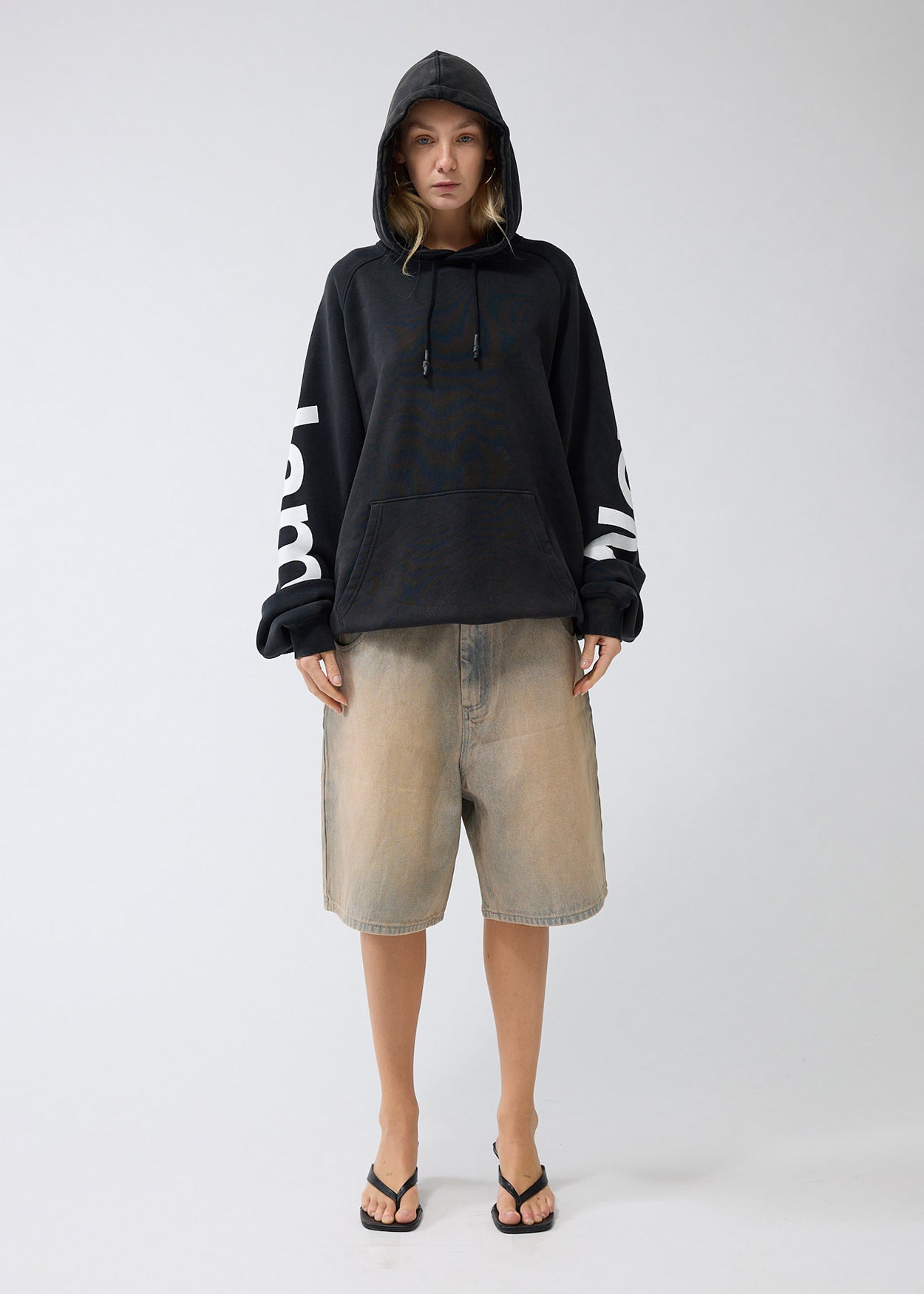 LOGO LINE HOODIE BLACK