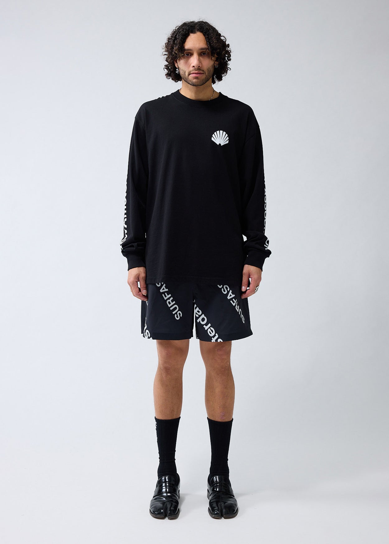 LOGO LONGSLEEVE BLACK/WHITE