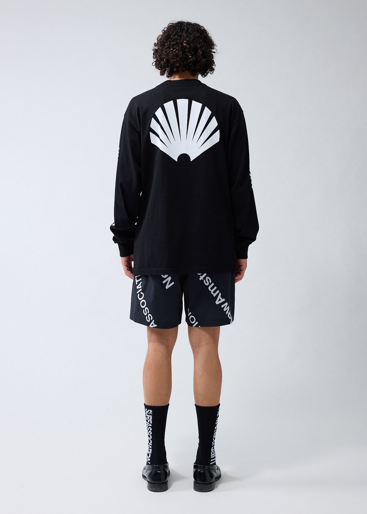 LOGO LONGSLEEVE BLACK/WHITE