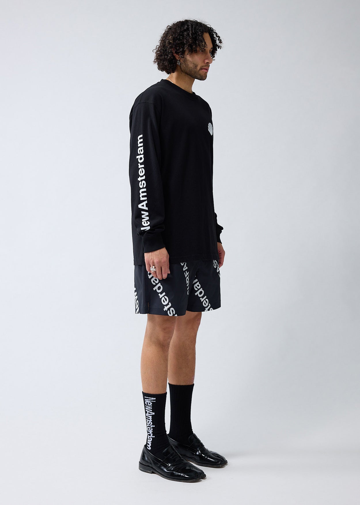 LOGO LONGSLEEVE BLACK/WHITE