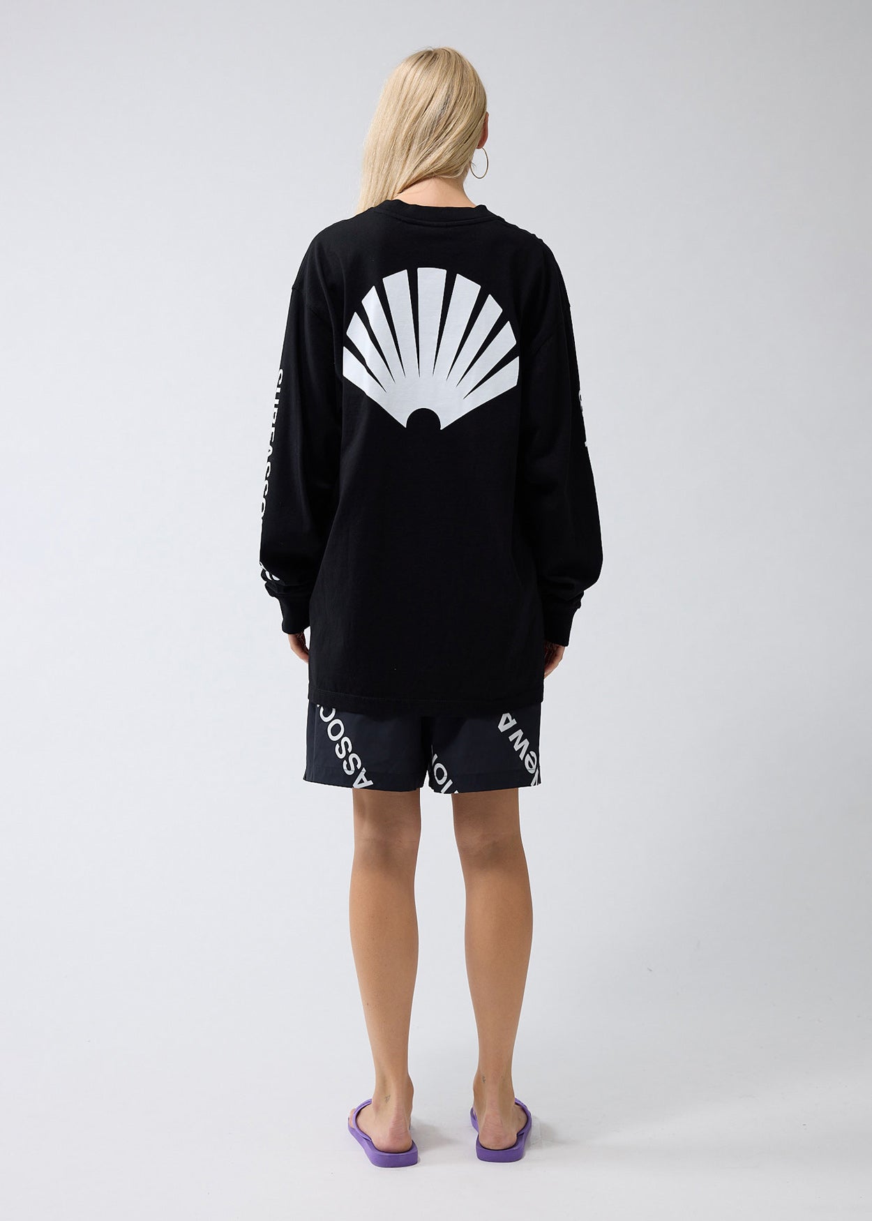 LOGO LONGSLEEVE BLACK/WHITE