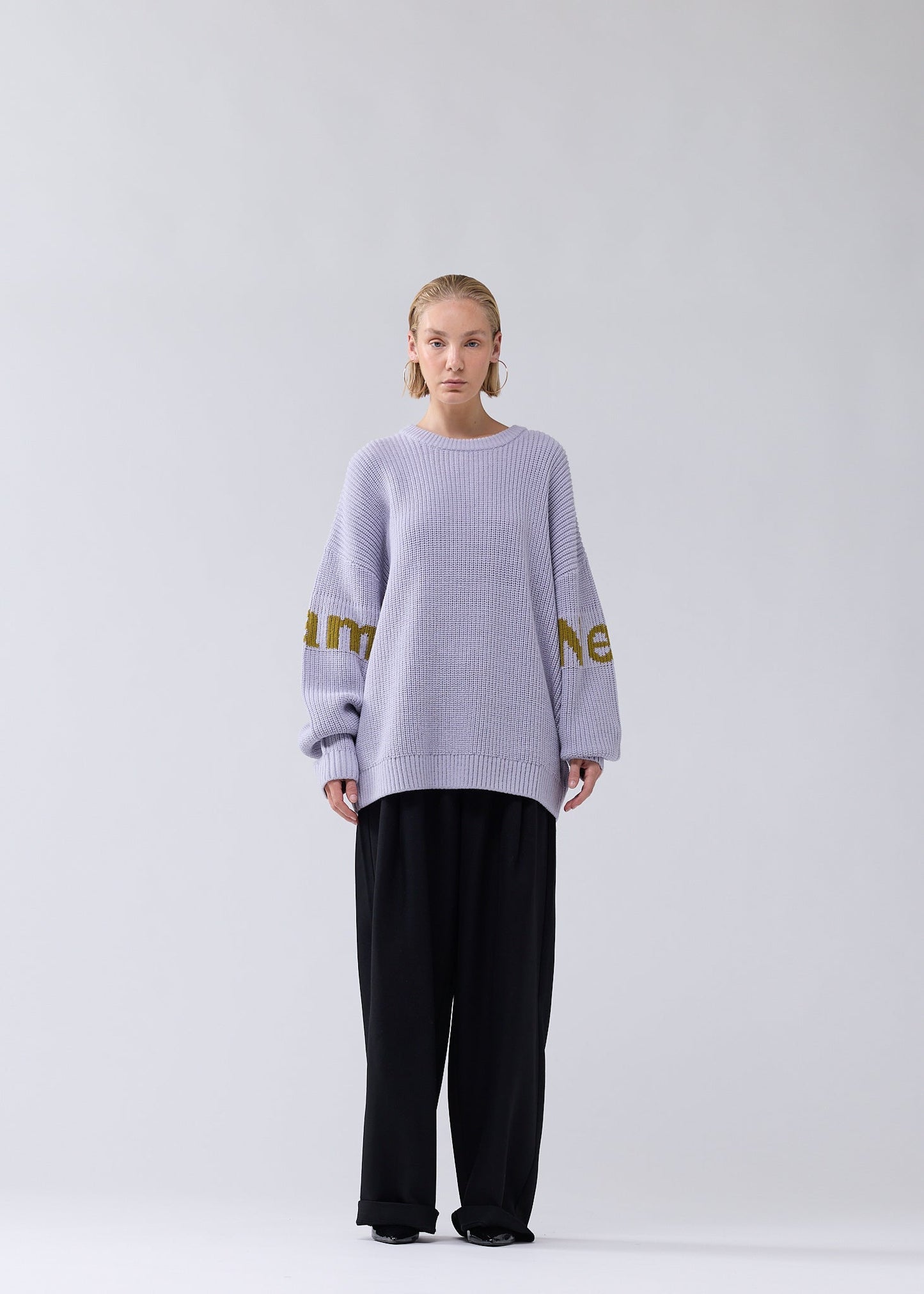 NAME CREW KNIT SEA FOG/MOSS