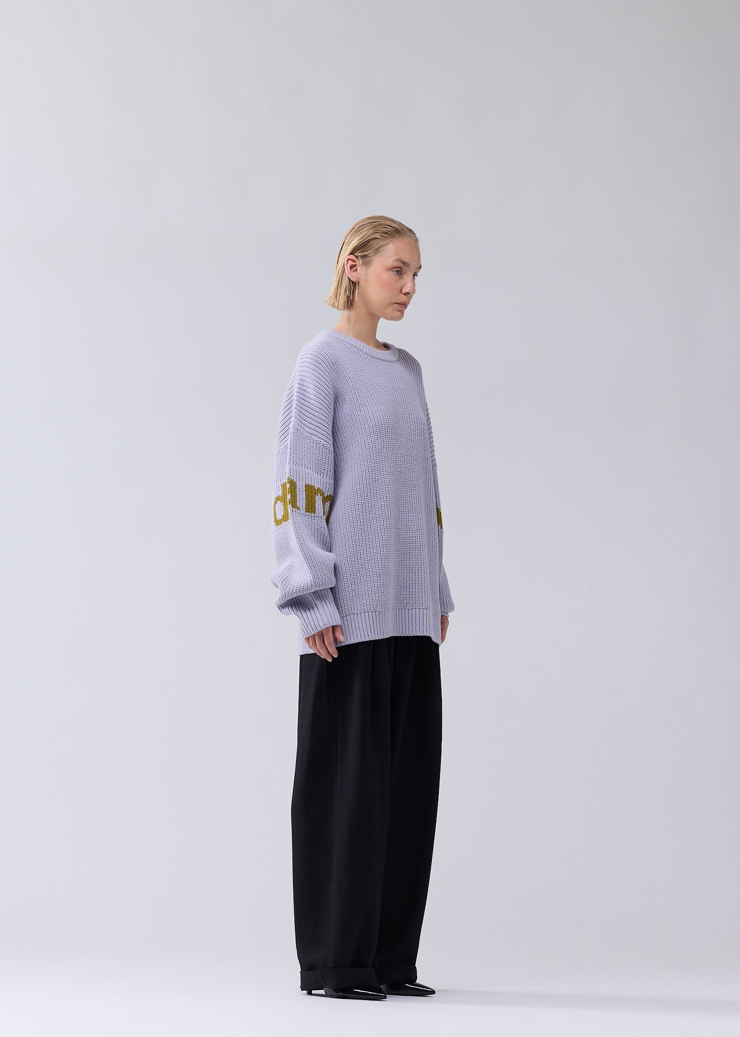 NAME CREW KNIT SEA FOG/MOSS