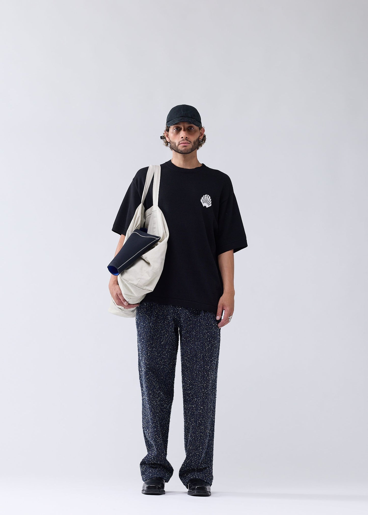 KNITTED LOGO TEE BLACK/WHITE