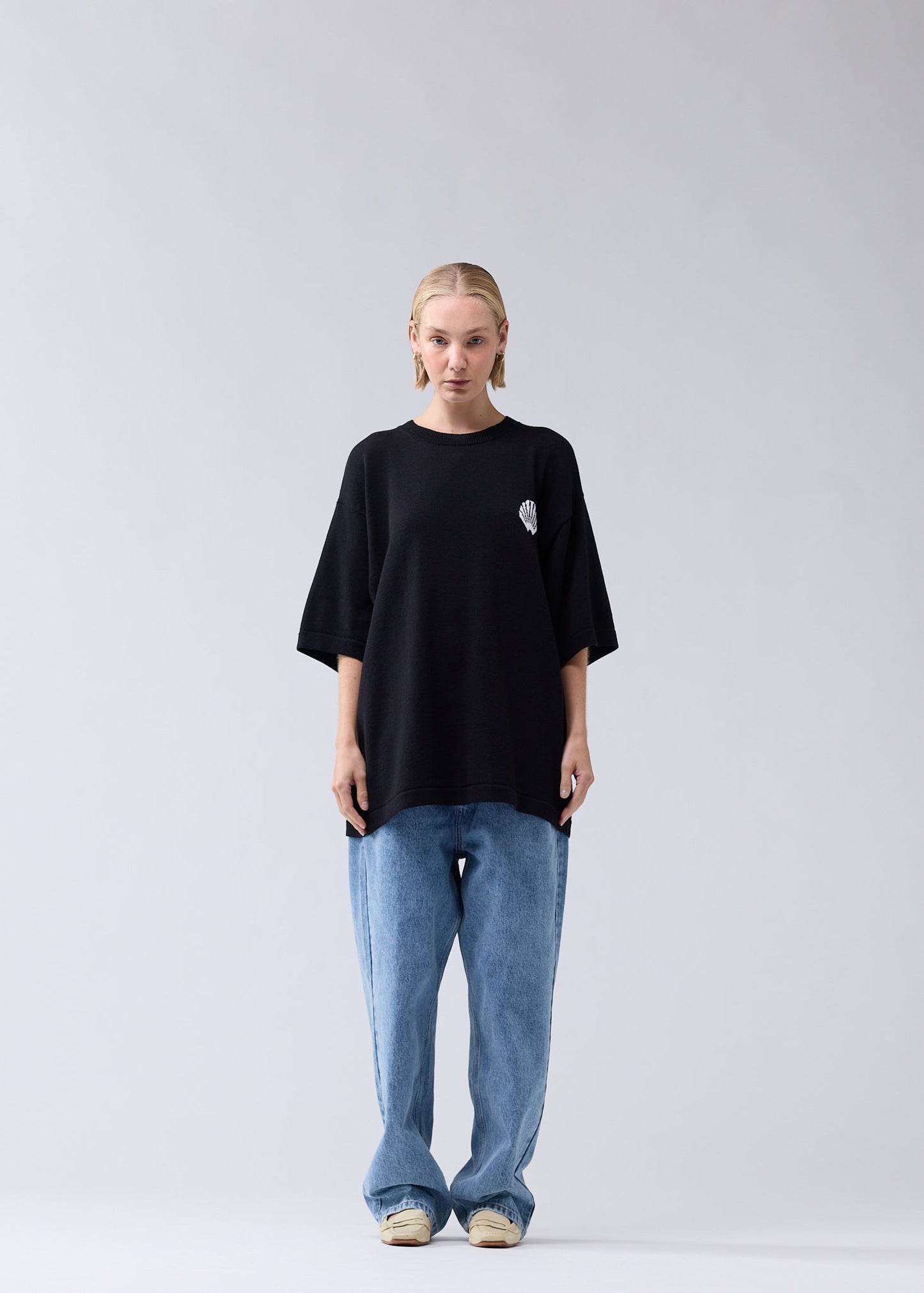 KNITTED LOGO TEE BLACK/WHITE