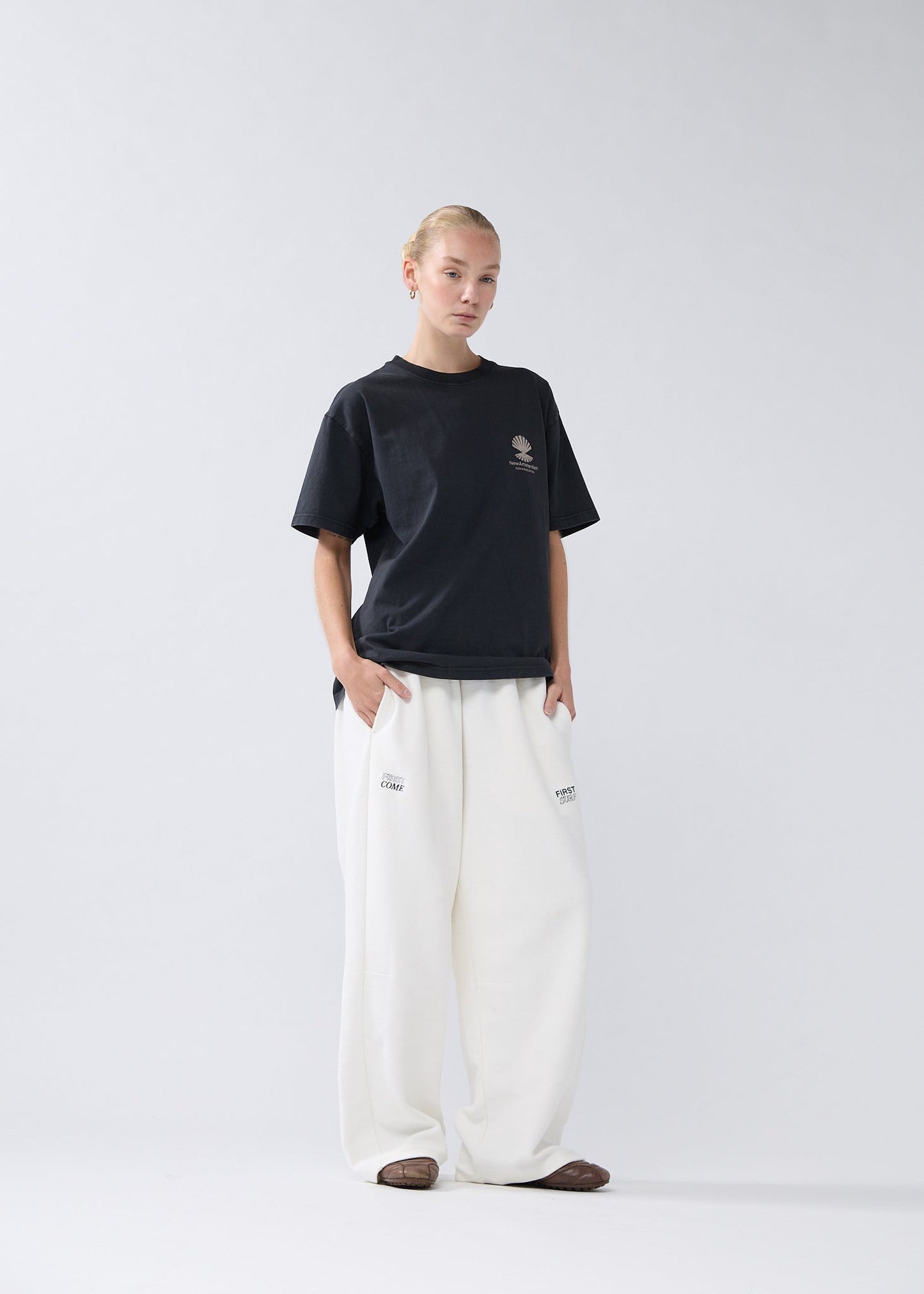 OYSTER TEE BLACK