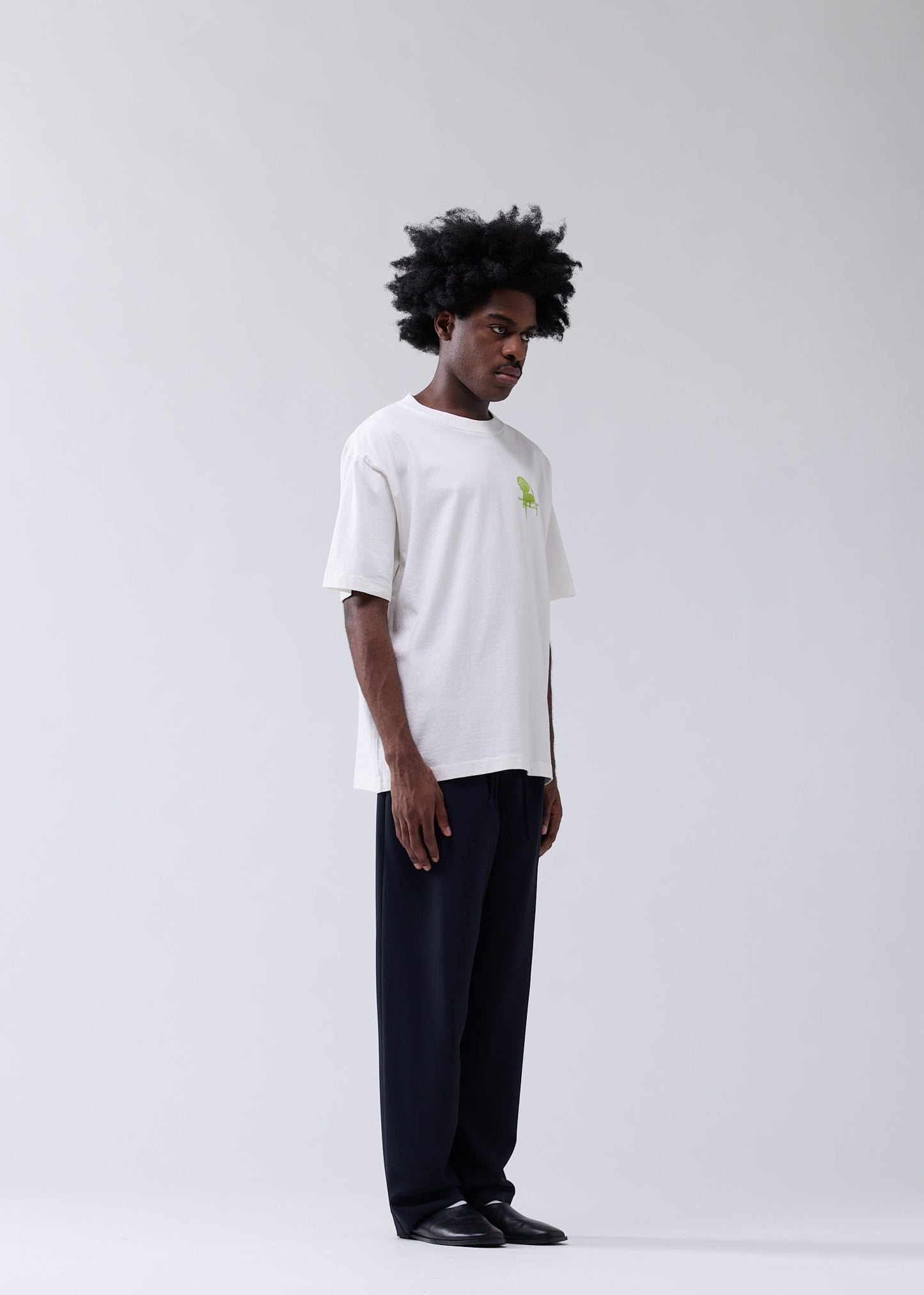 CHAIR TEE WHITE