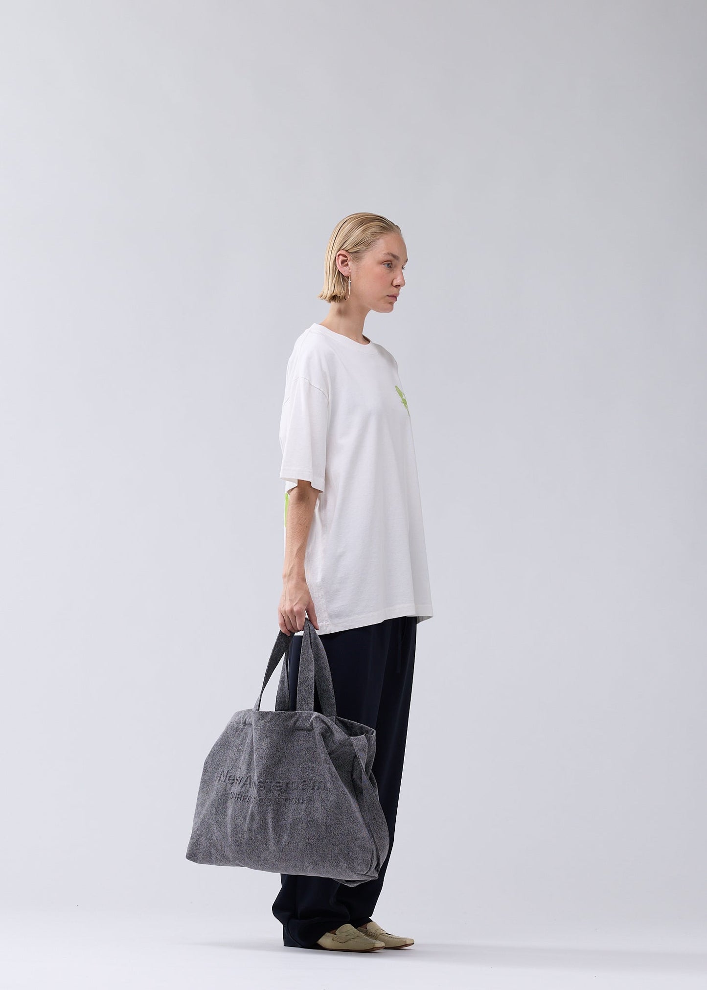CHAIR TEE WHITE