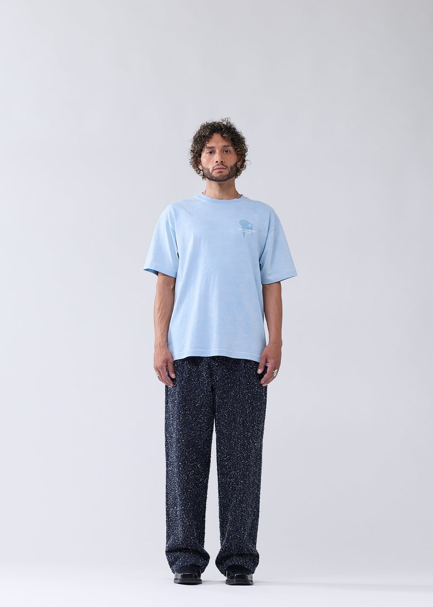 CHAIR TEE BLUE