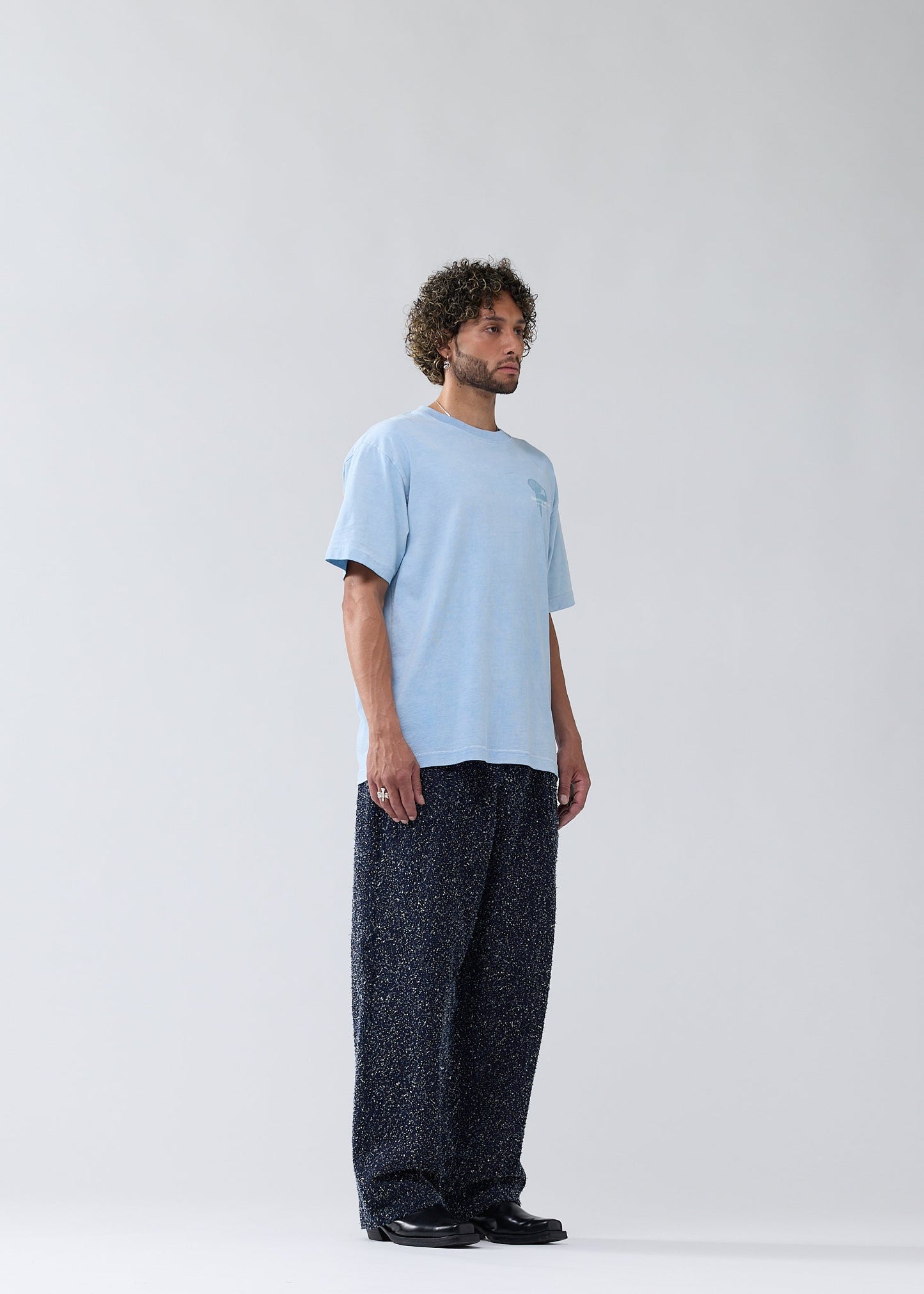 CHAIR TEE BLUE
