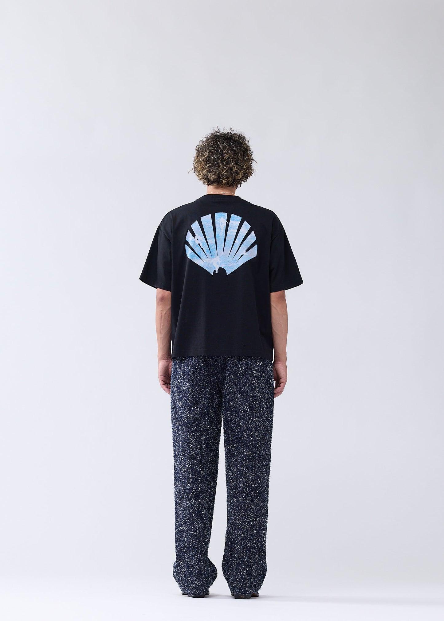LINE UP TEE BLACK