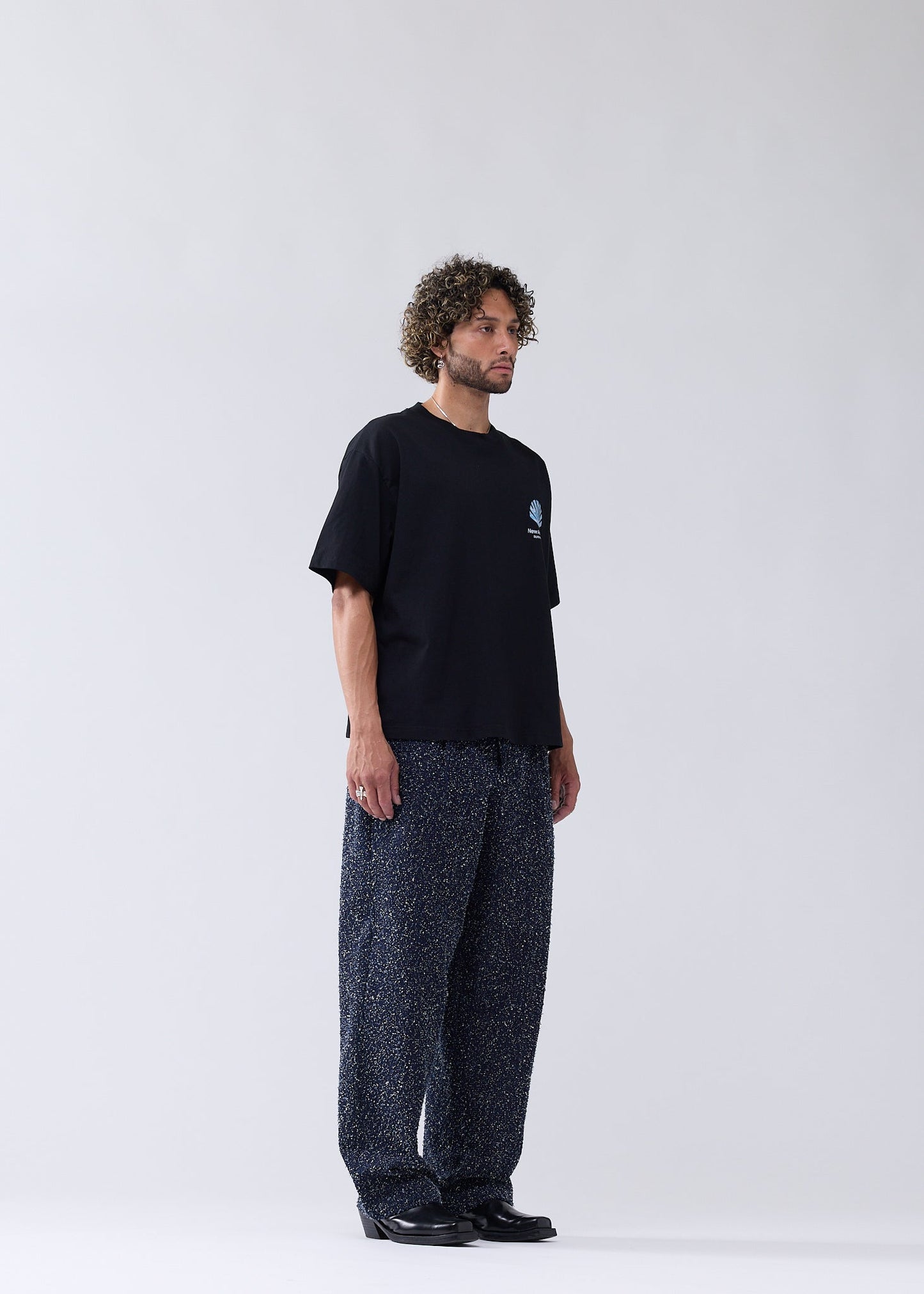 LINE UP TEE BLACK