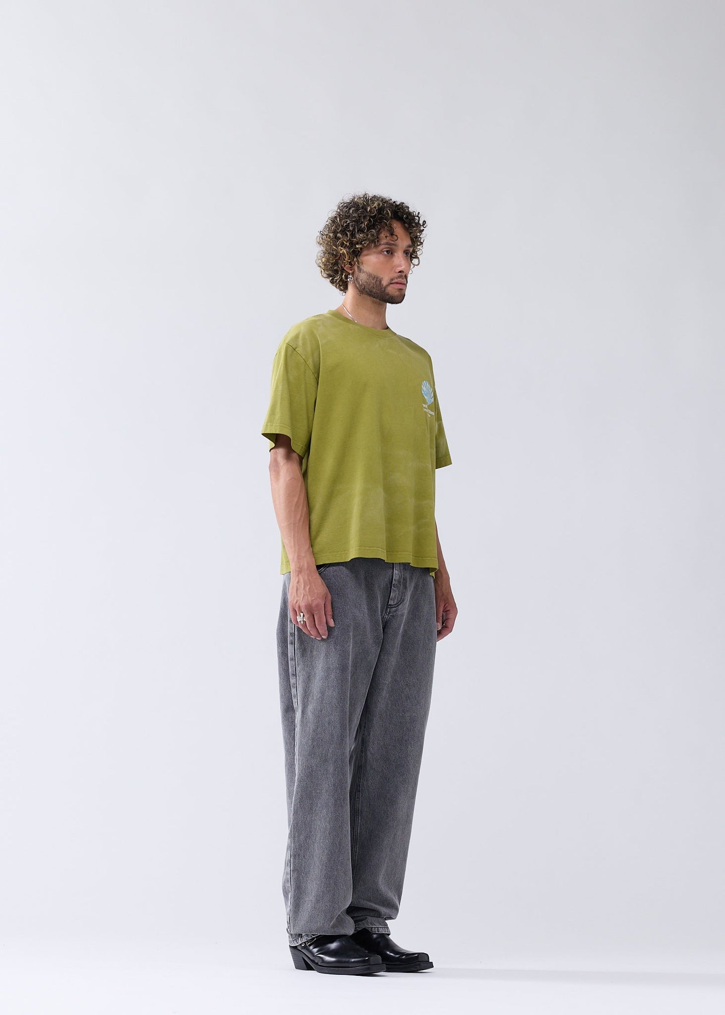 LINE UP TEE MOSS