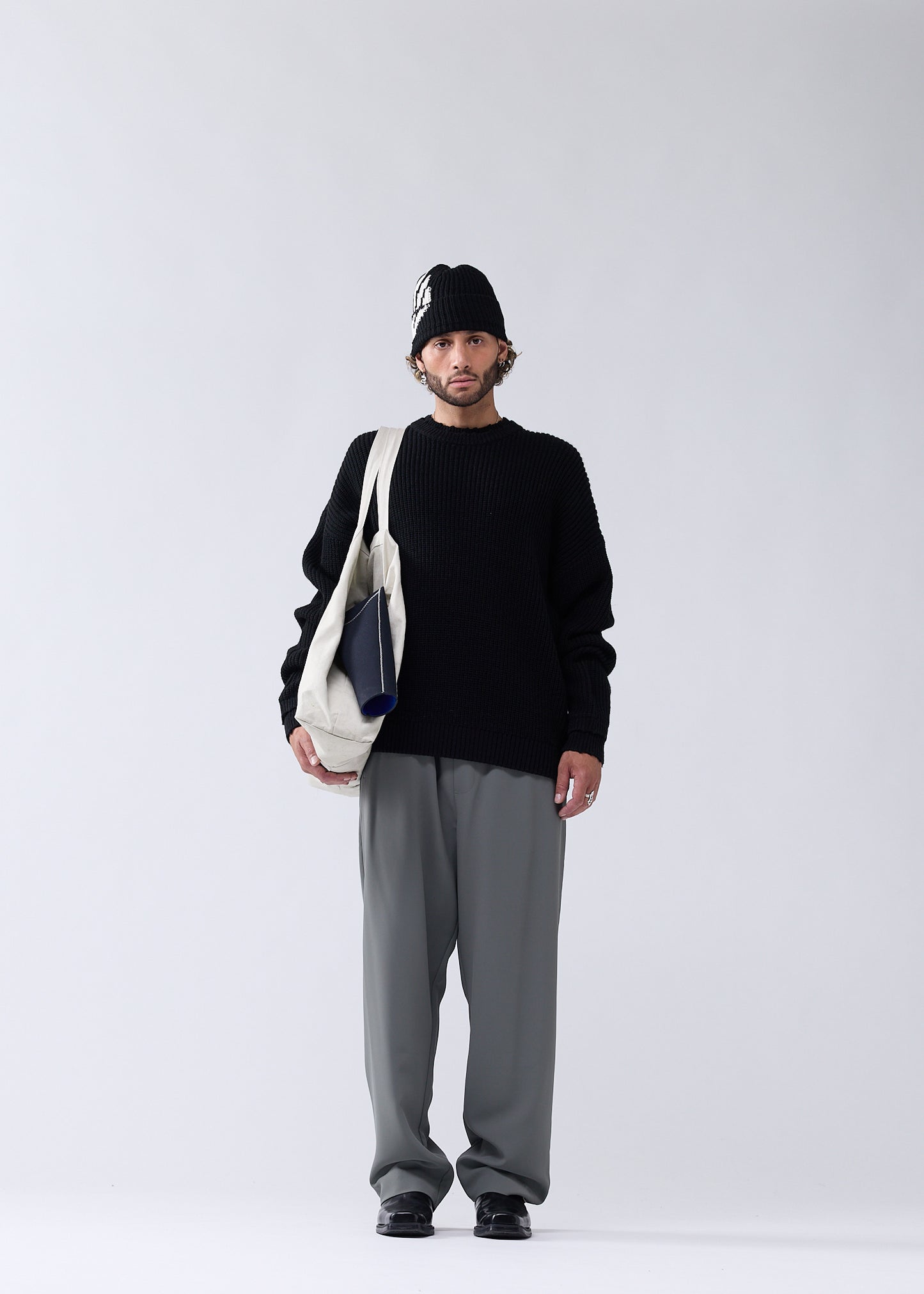 OYSTER BEANIE BLACK/ECRU