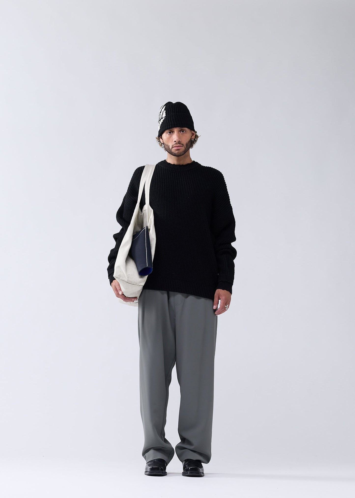 LOGO KNIT RAW EDGE BLACK/WHITE