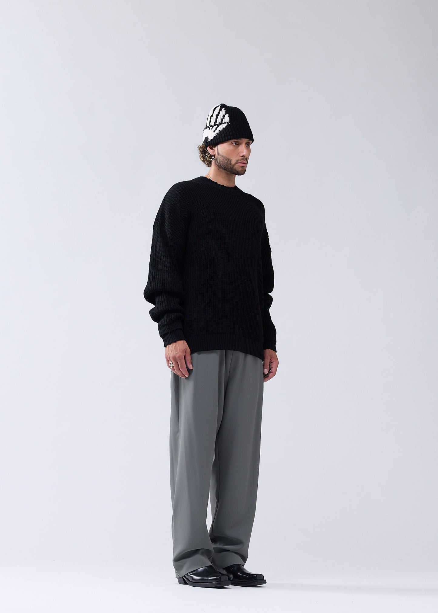 LOGO KNIT RAW EDGE BLACK/WHITE