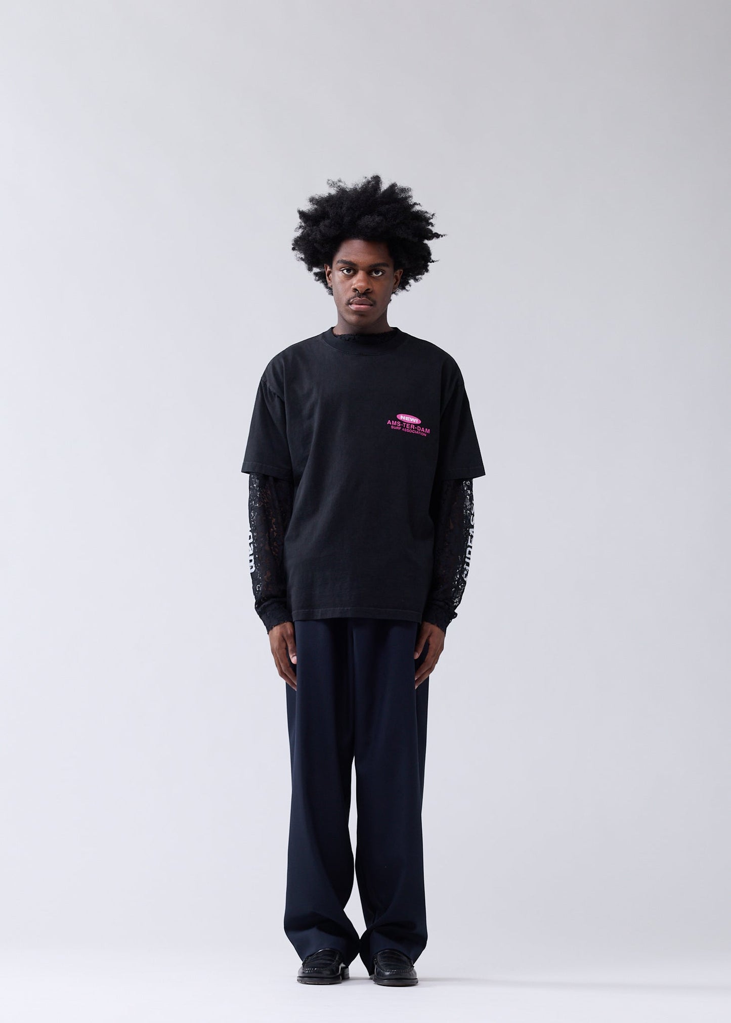 PEARL READINGS TEE BLACK