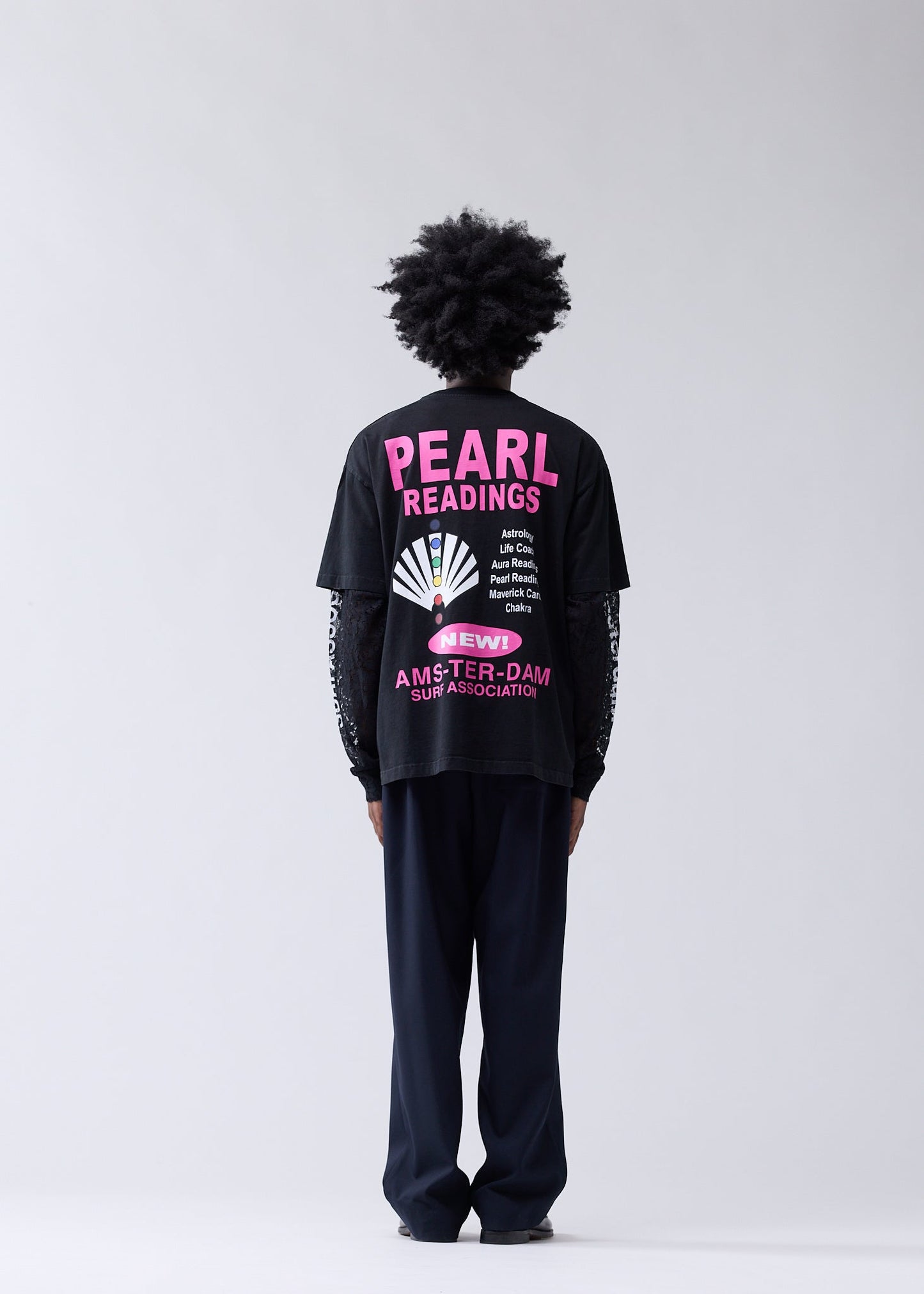 PEARL READINGS TEE BLACK