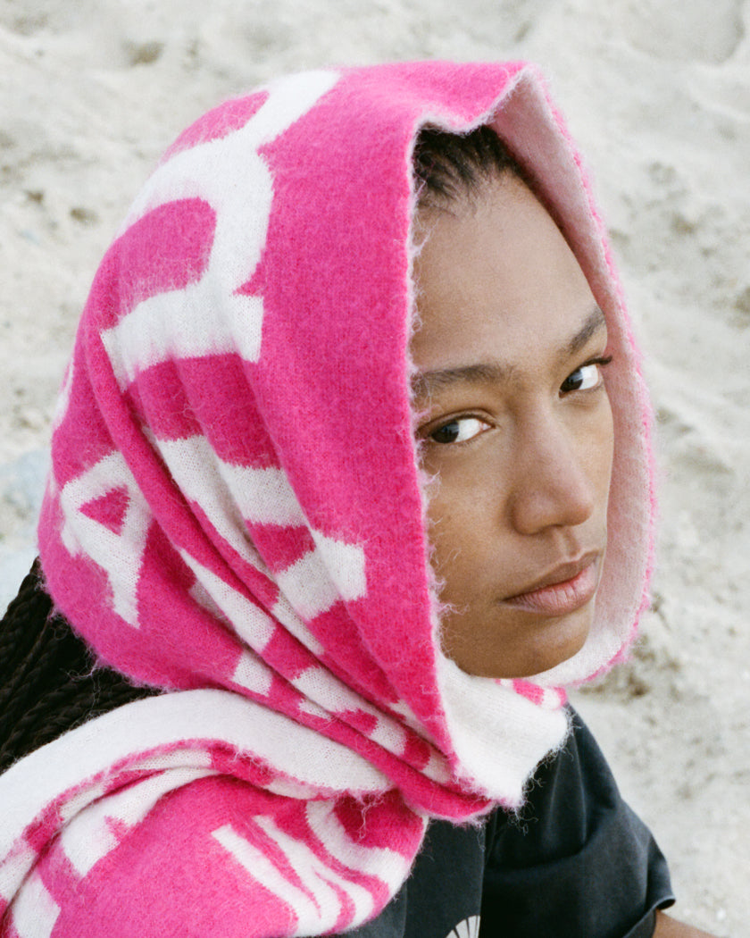 FUZZY NAME SCARF MAGENTA/ECRU