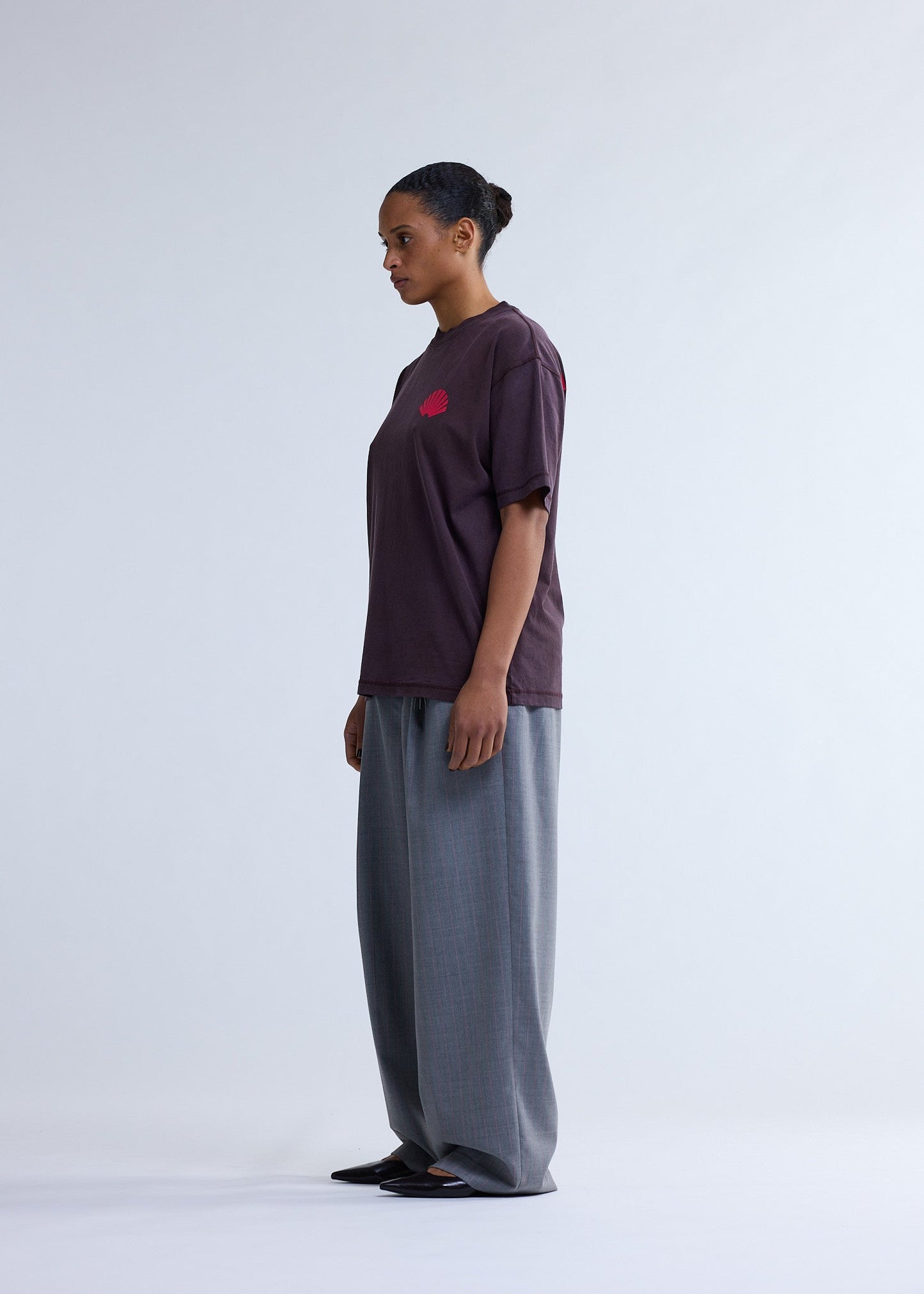 LOGO TEE WALNUT/DEEP RED | Walnut