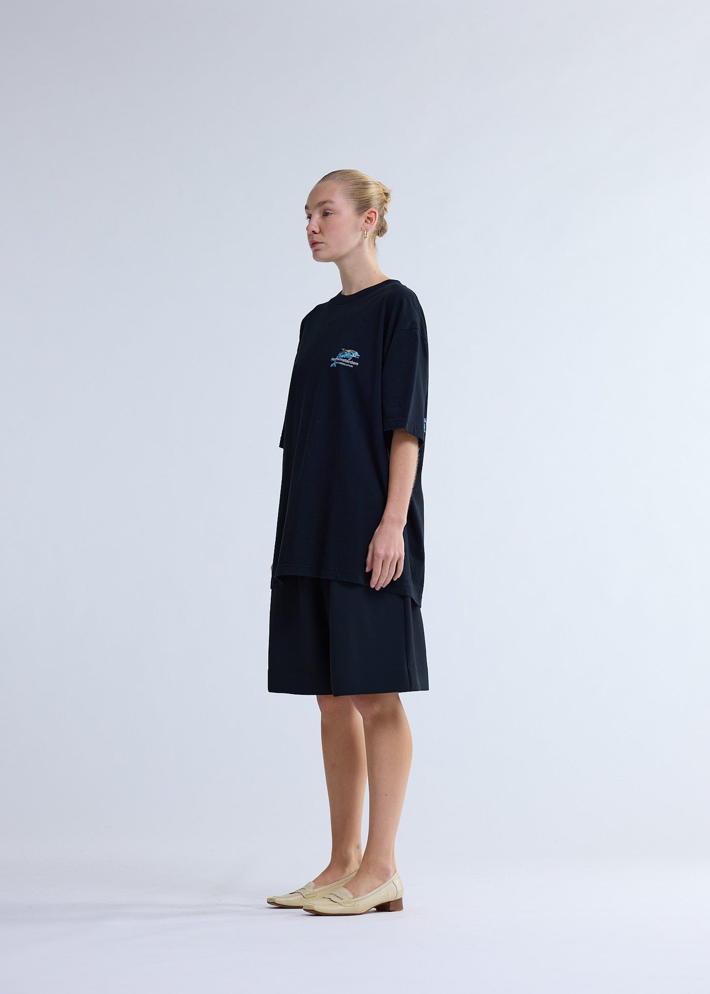 DOLPHIN TEE BLACK | Black