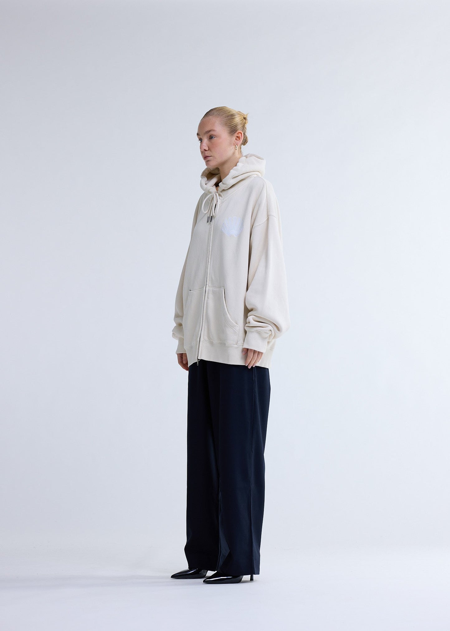 LOGO ZIP HOODIE ECRU/WHITE | Ecru