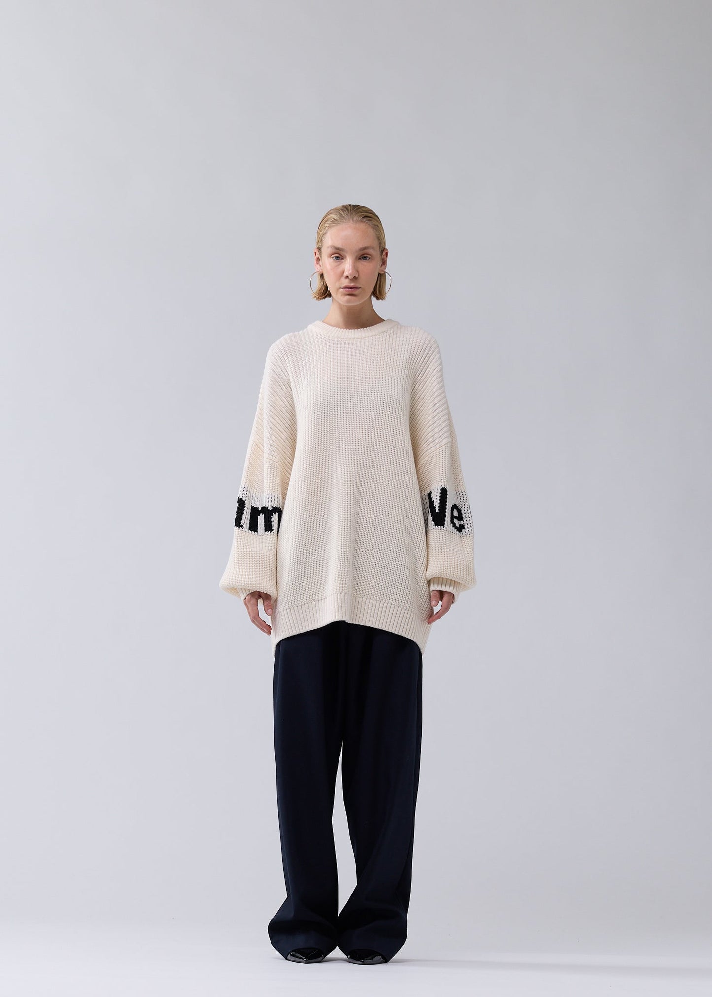 NAME CREW KNIT ECRU/BLACK