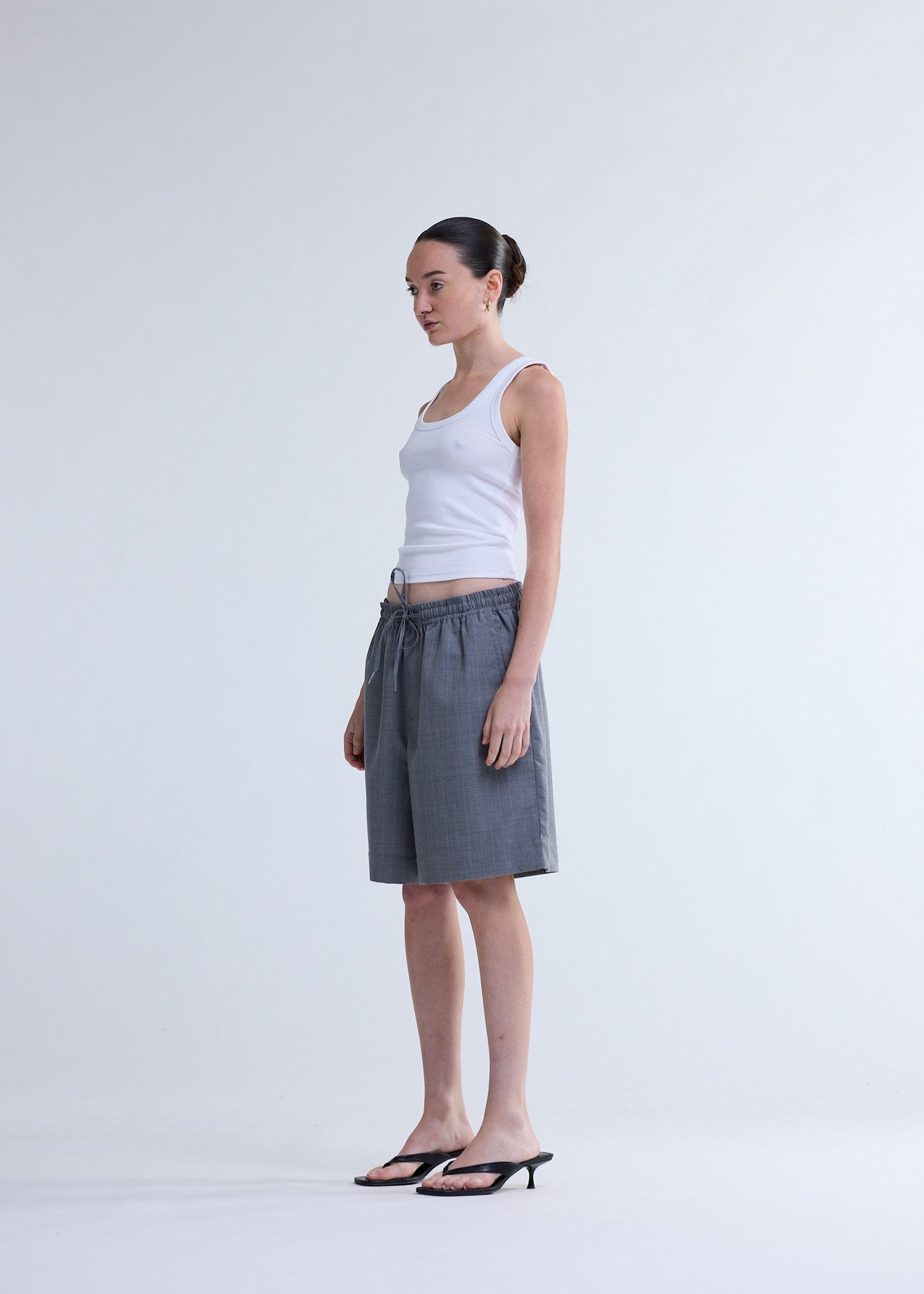 WOOL WORK SHORTS GREY W/PINK PINSTRIPES | Pink pinstripe