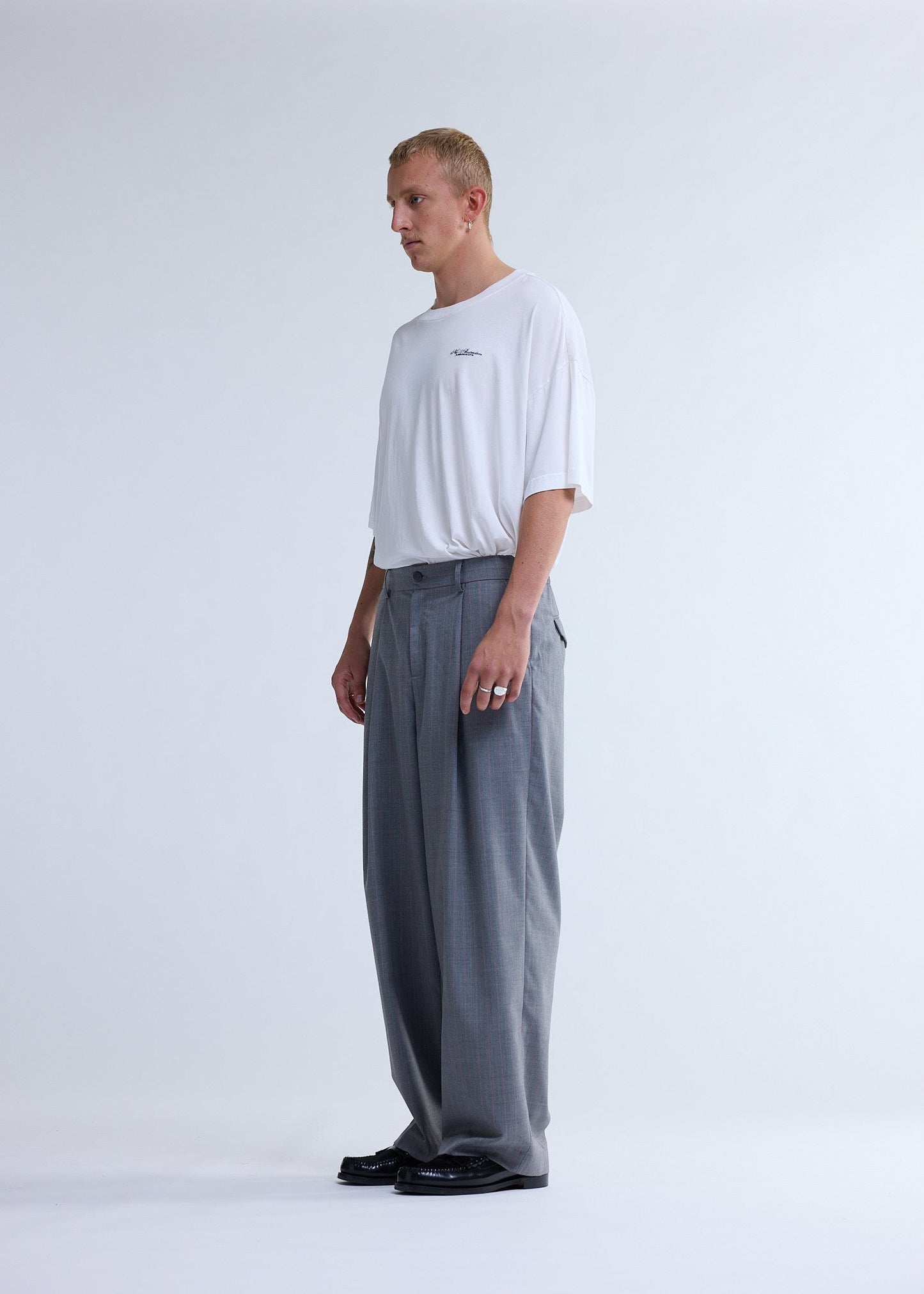 WOOL AFTER TROUSERS GREY W/PINK PINSTRIPES | Pink pinstripe
