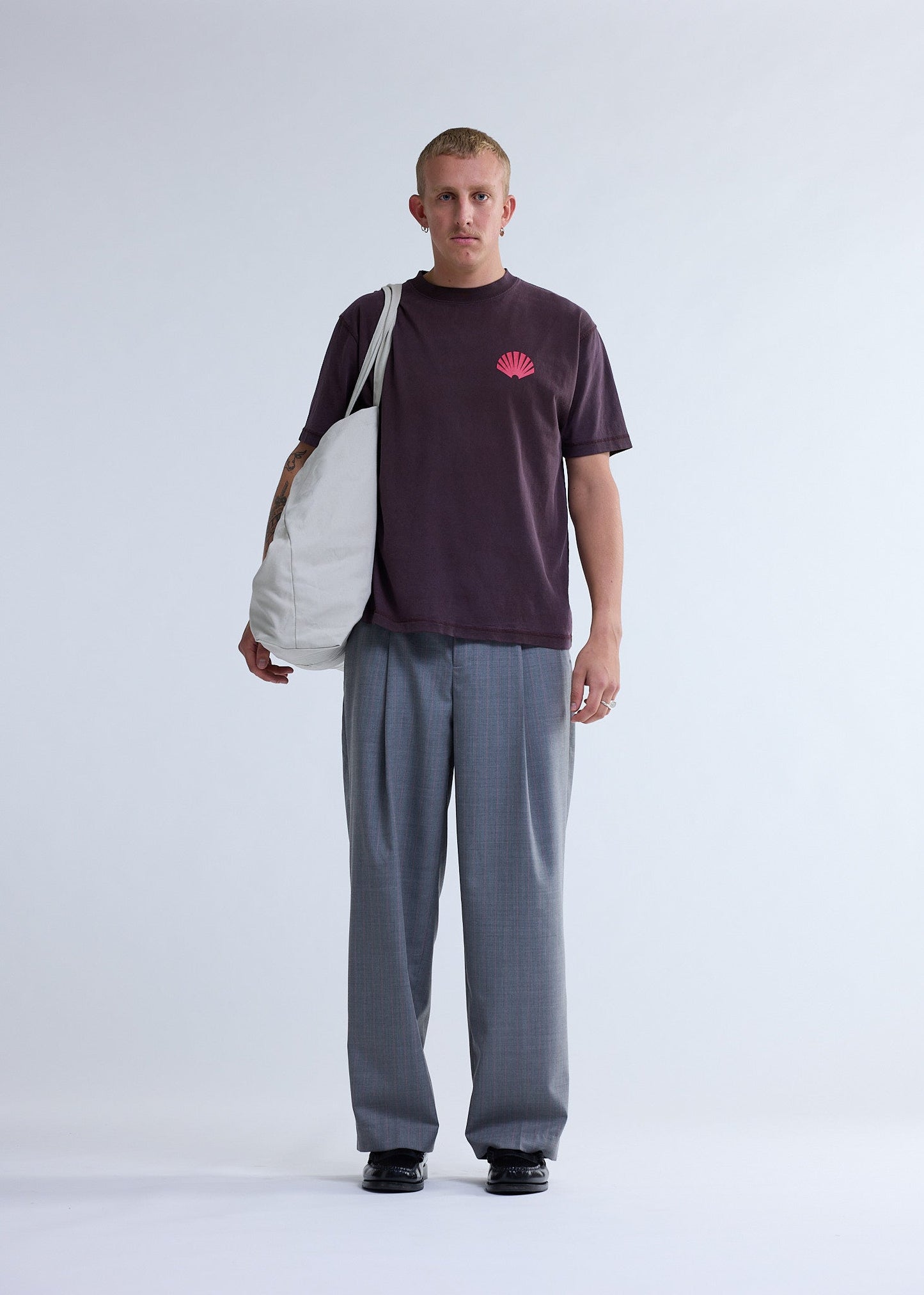 LOGO TEE WALNUT/DEEP RED | Walnut