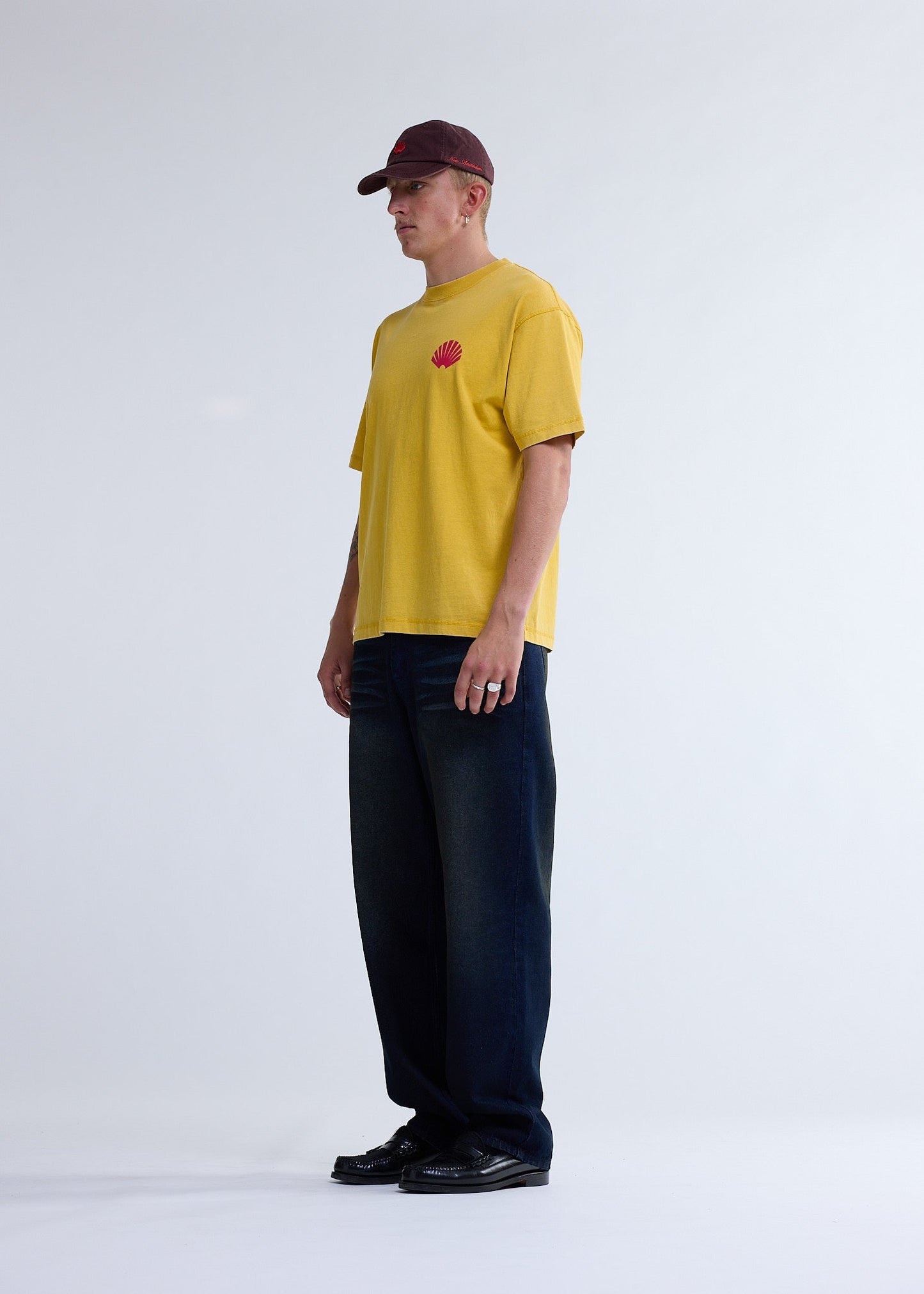 LOGO TEE SUN YELLOW/DEEP RED | Yellow