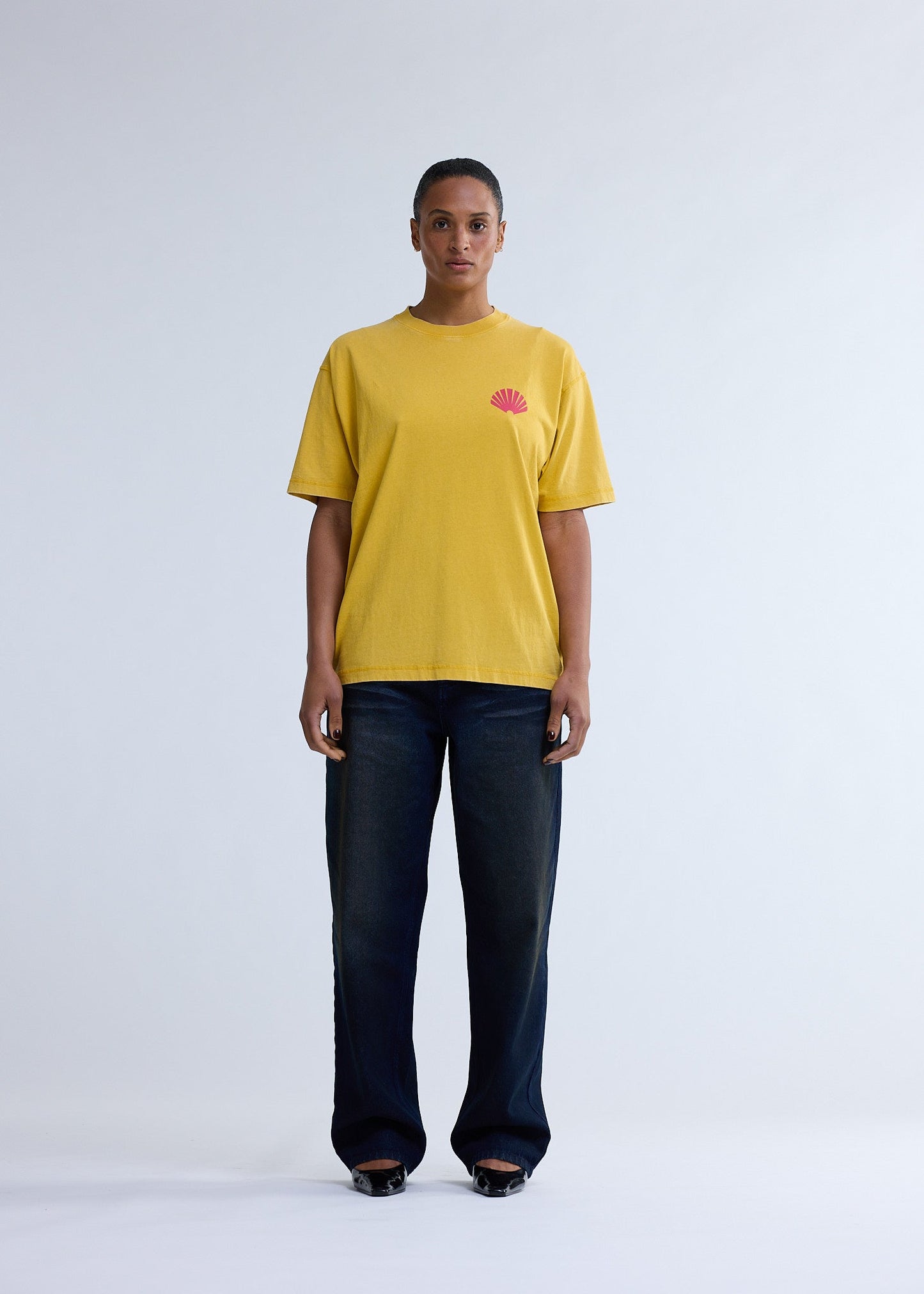 LOGO TEE SUN YELLOW/DEEP RED | Yellow