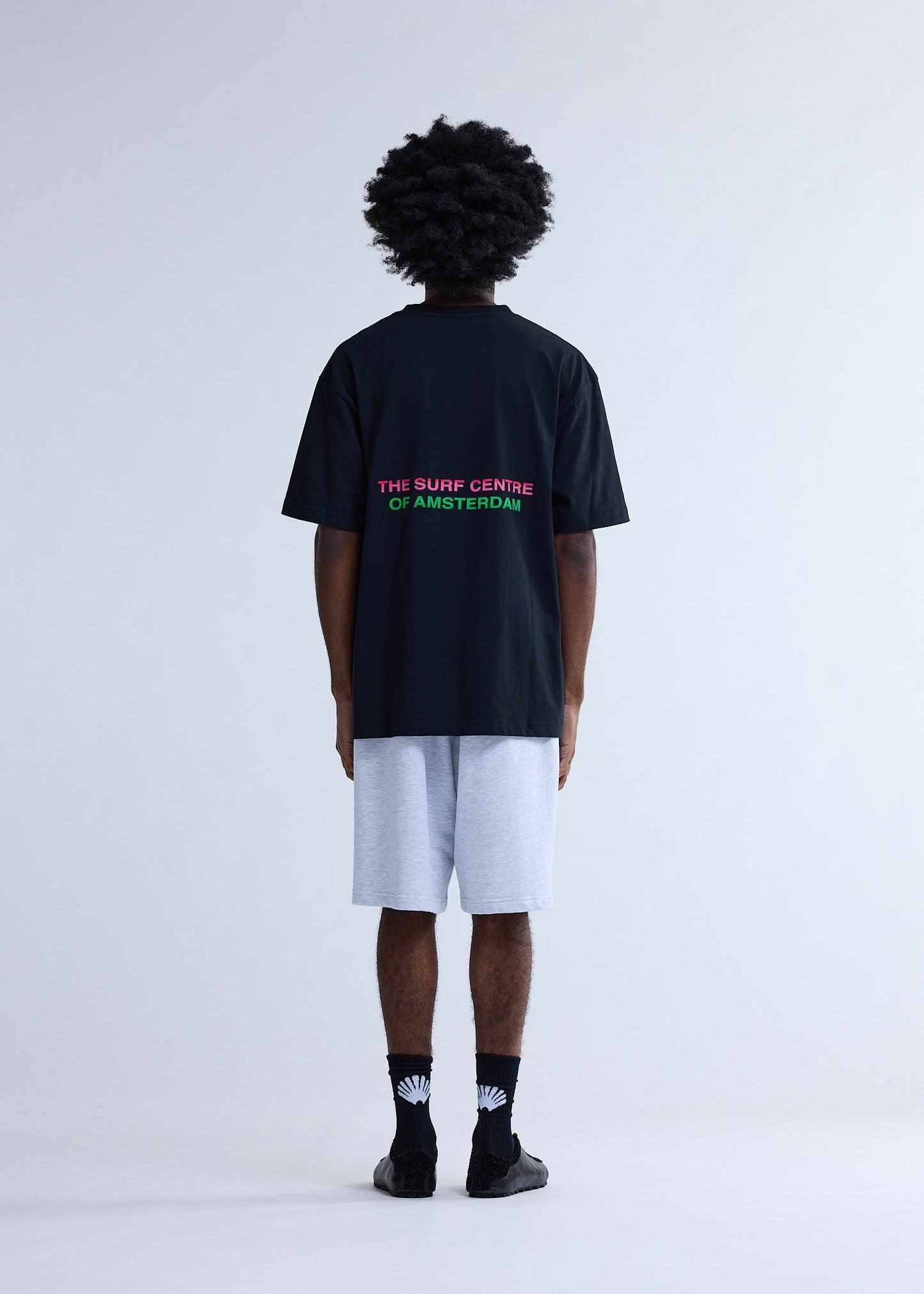 SURF CENTRE TEE BLACK | Black