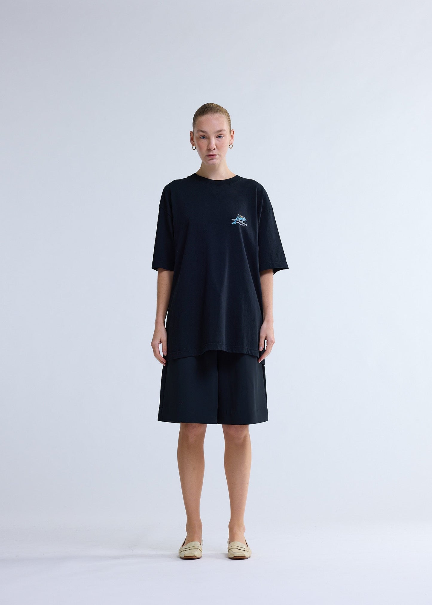 DOLPHIN TEE BLACK | Black