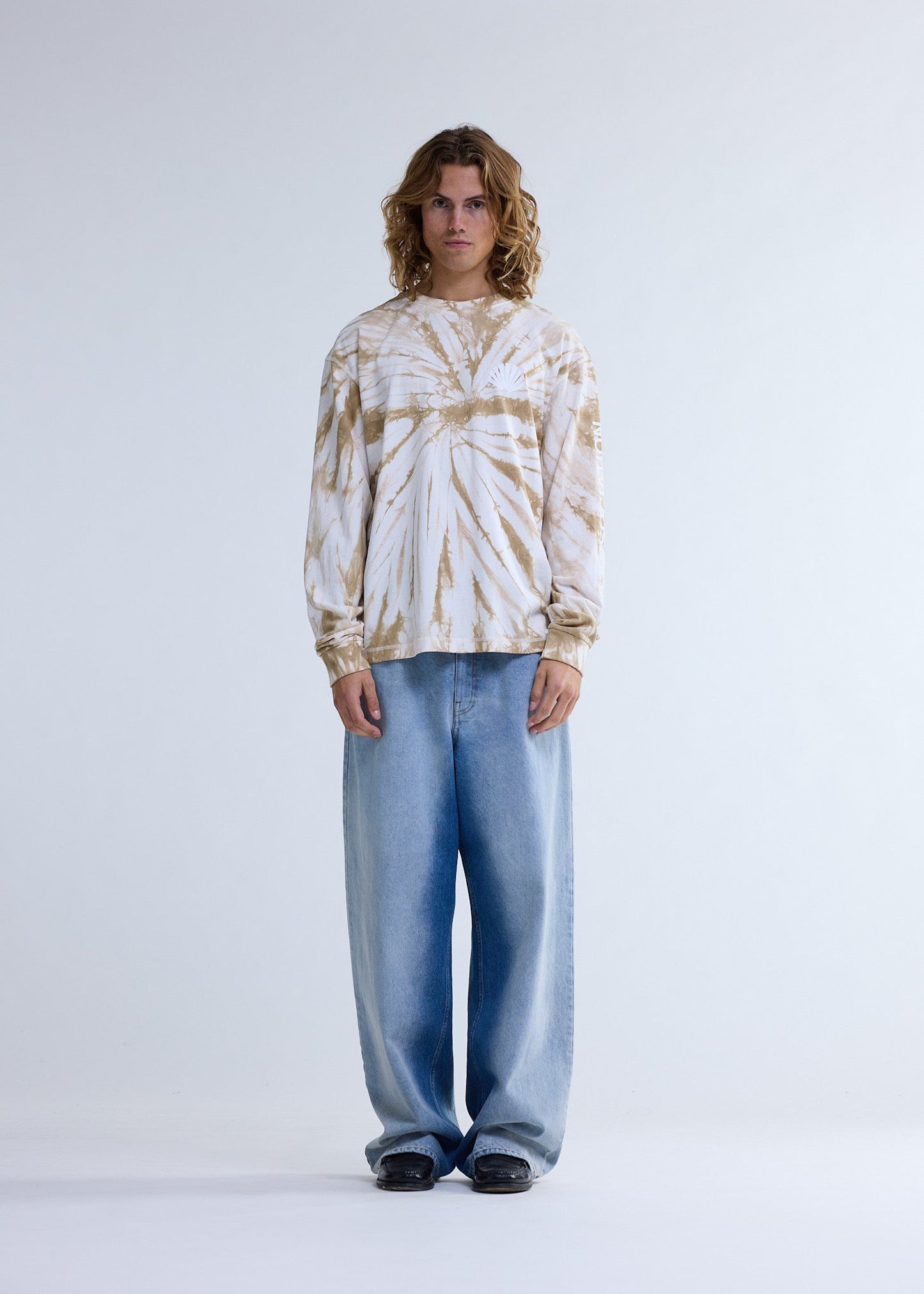 LOGO LONGSLEEVE ALMOND+FOAM WHITE TIE DYE/WHITE | Almond