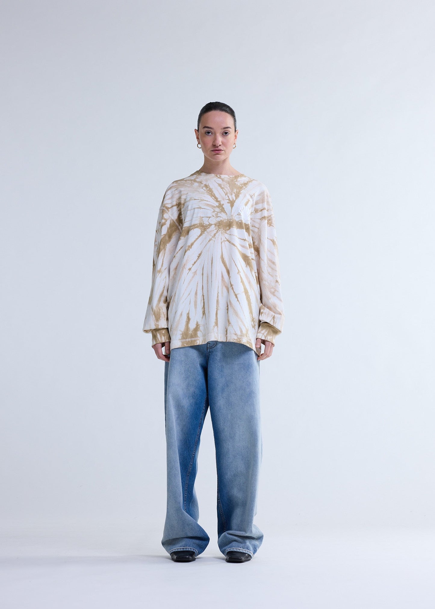 LOGO LONGSLEEVE ALMOND+FOAM WHITE TIE DYE/WHITE | Almond