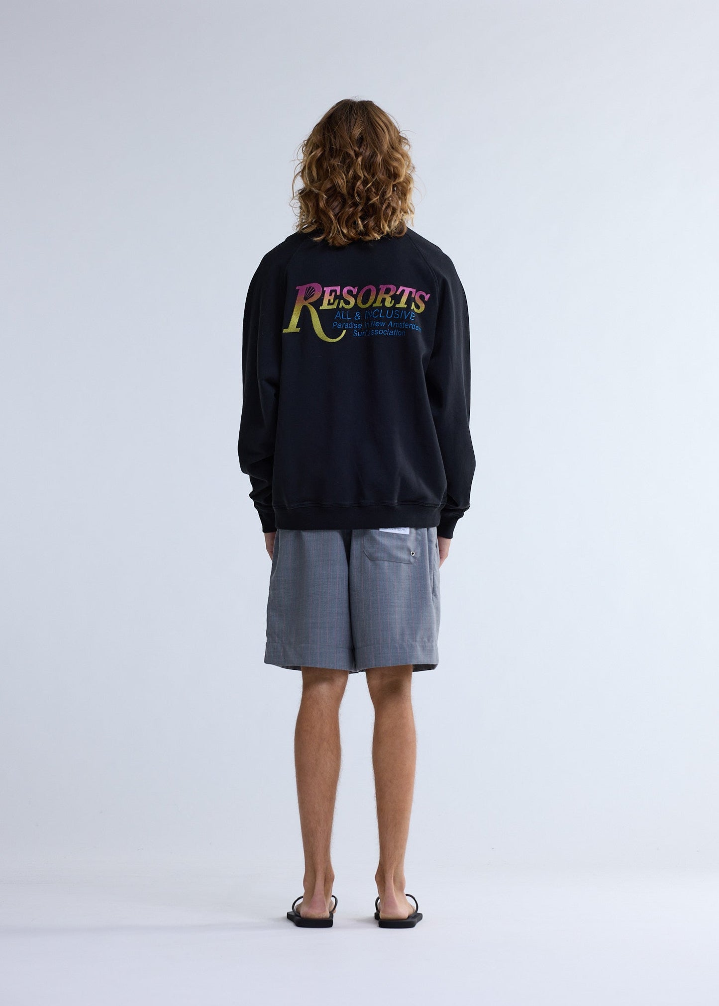 RESORTS CREWNECK BLACK | Black