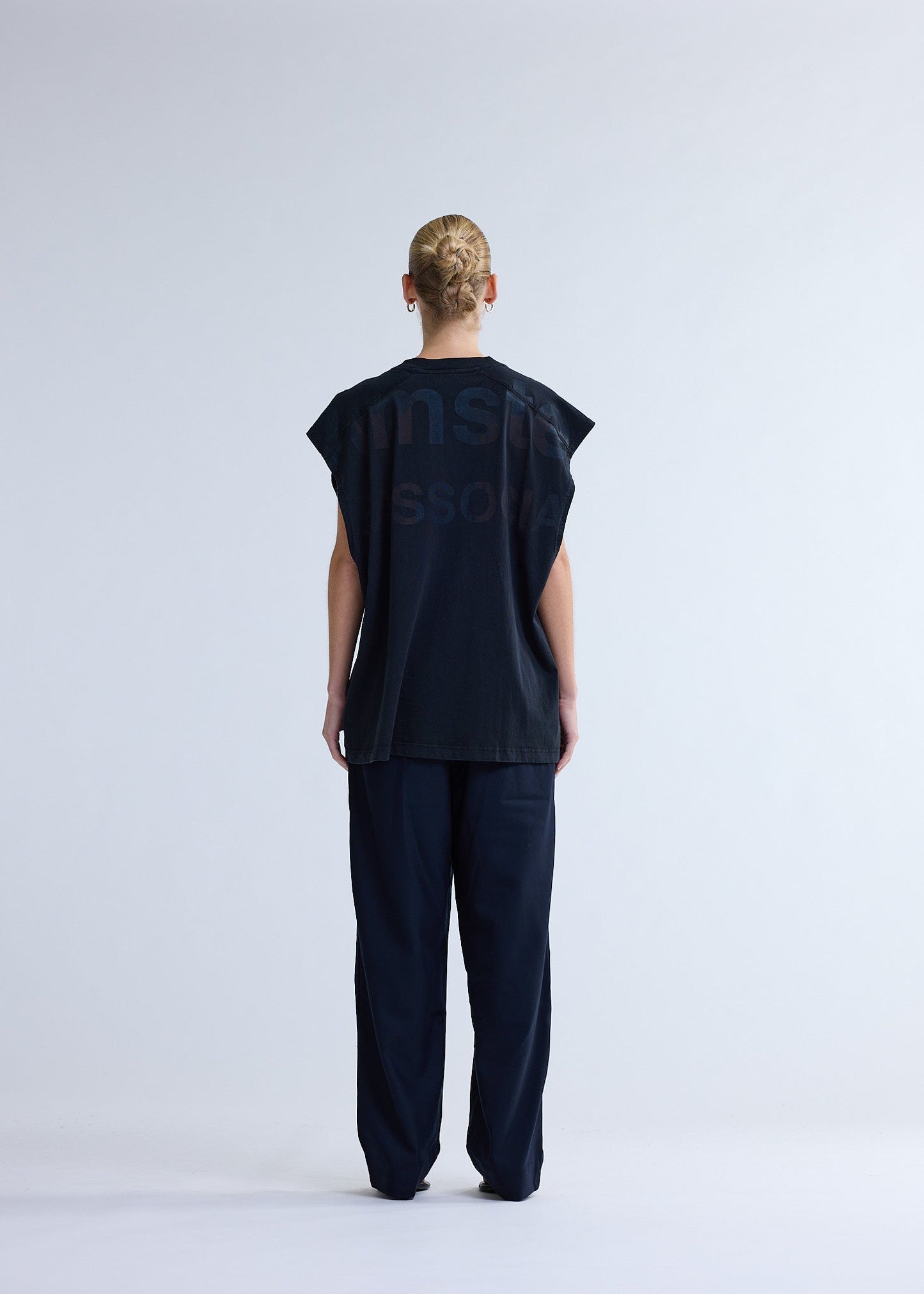 NAME TEE SLEEVELESS BLACK | Black