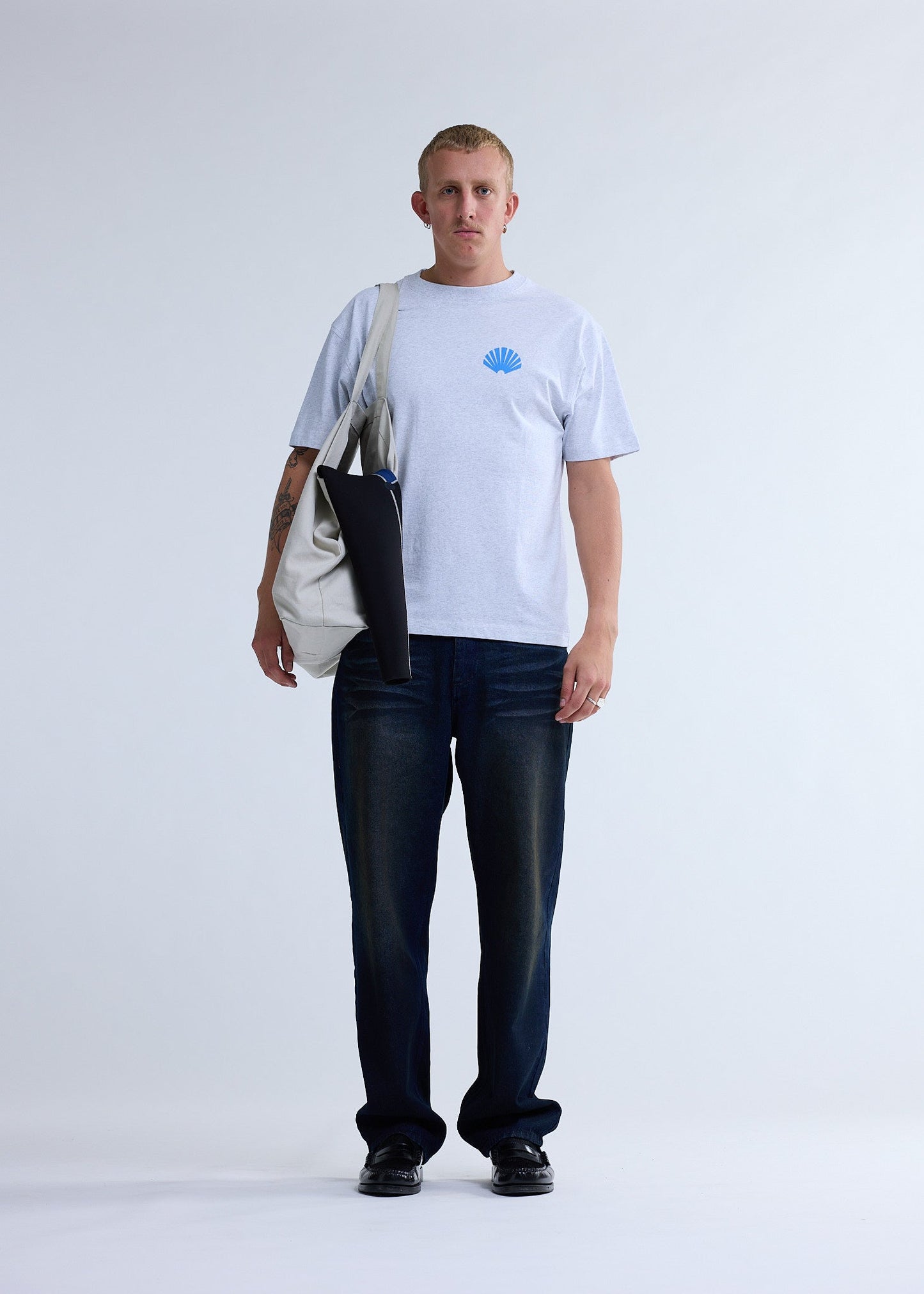 LOGO TEE ASH/BLUE | Ash