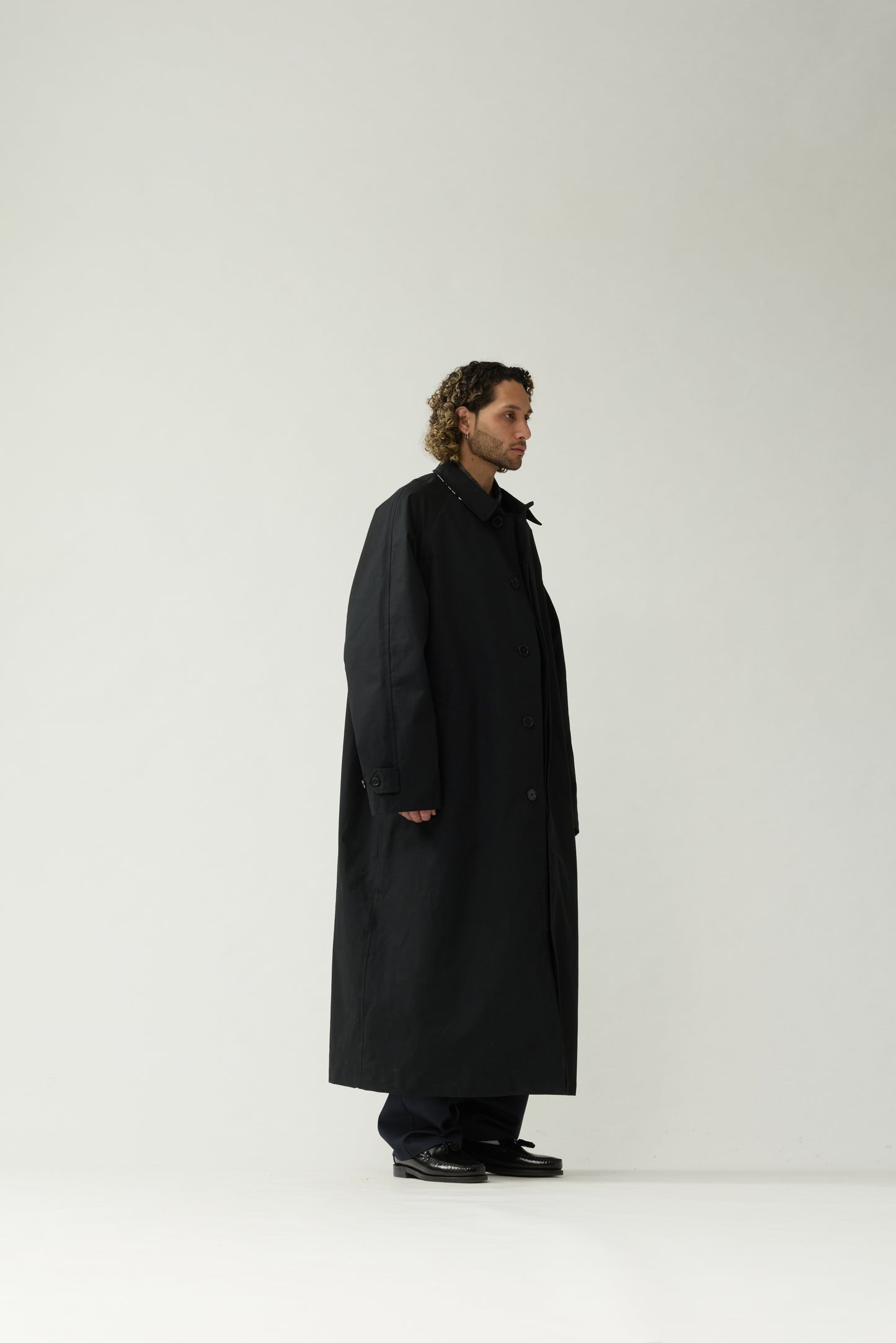 STORM TRENCH | Black