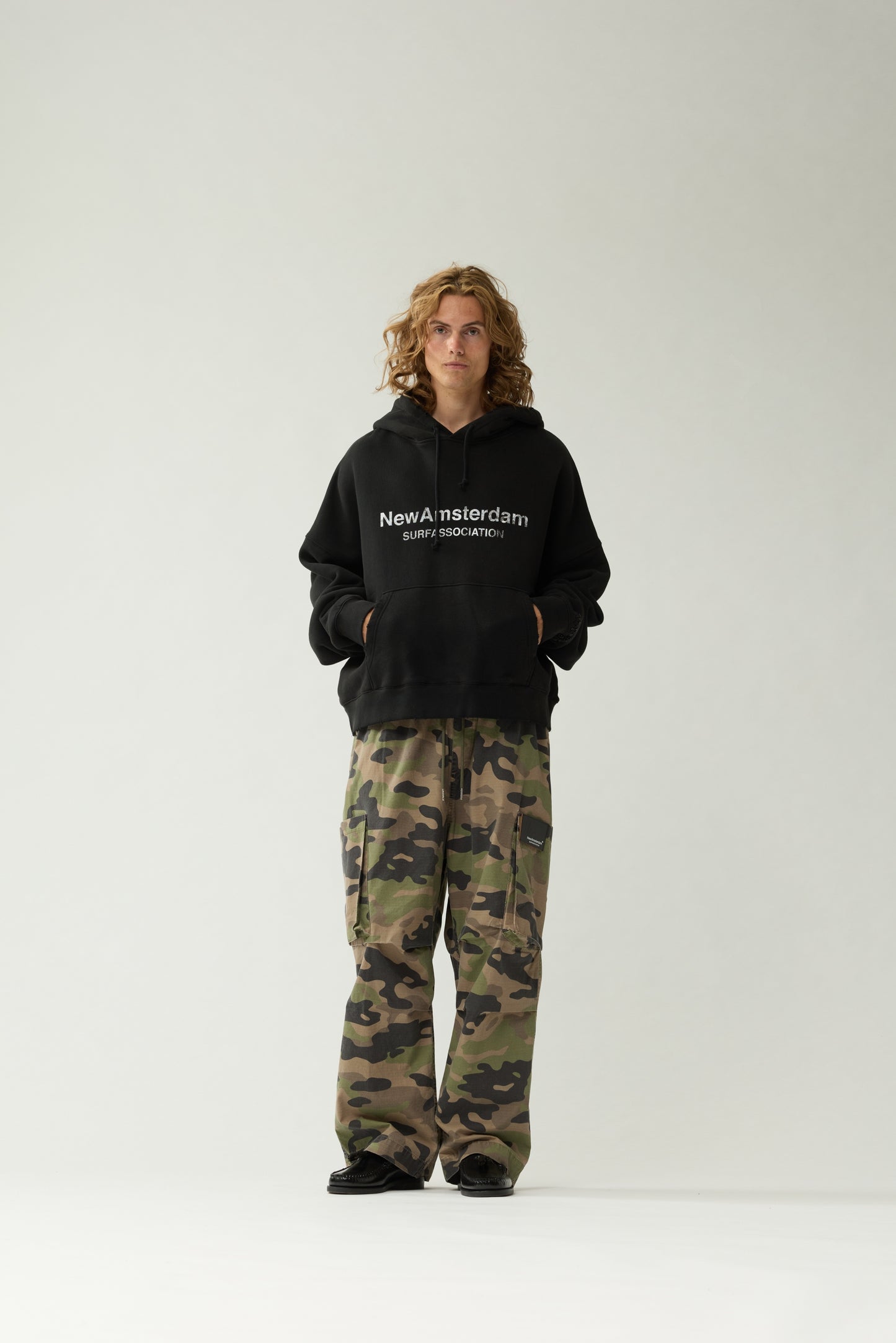 WORKED LOGO HOODIE | Black