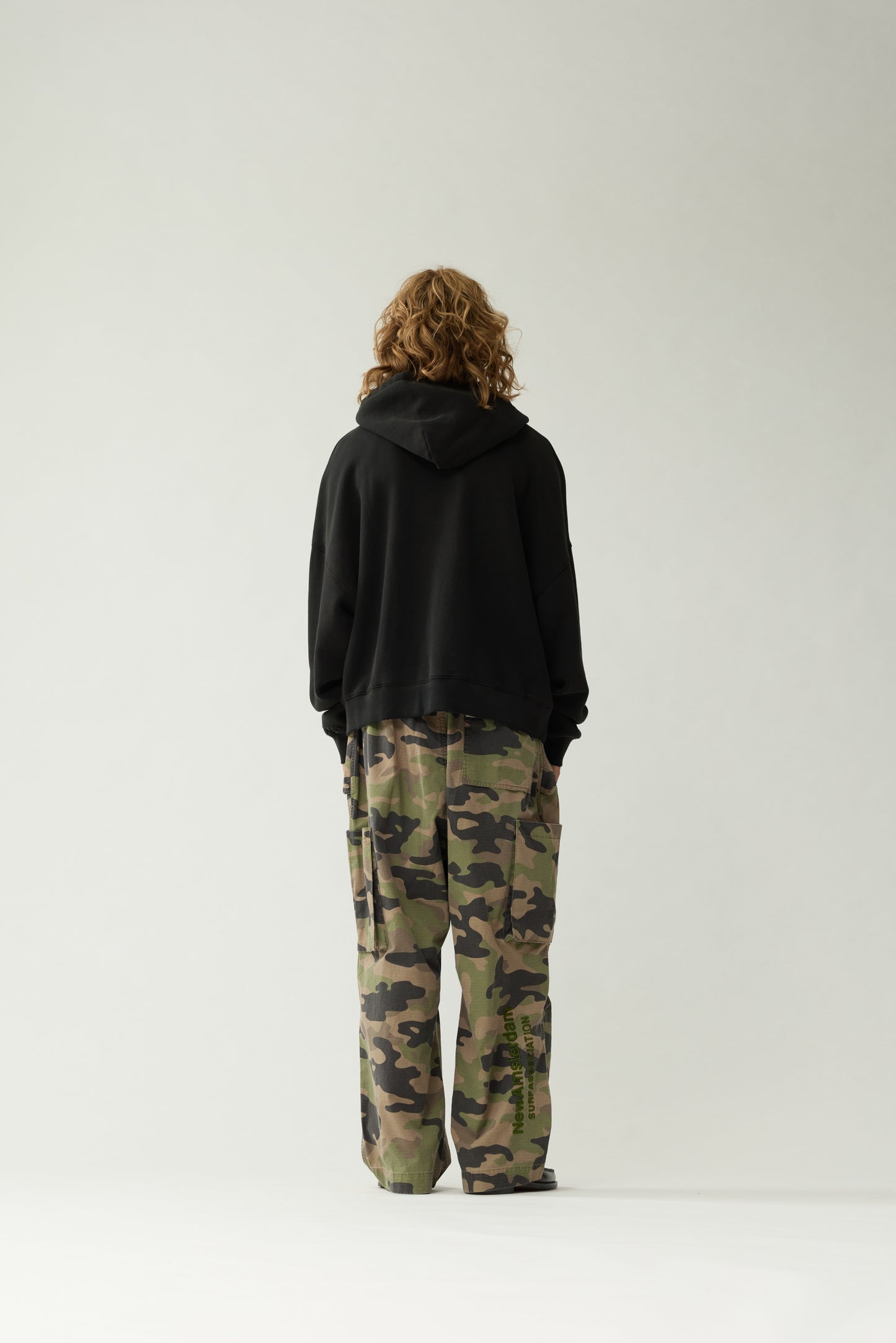 WORKED LOGO HOODIE | Black