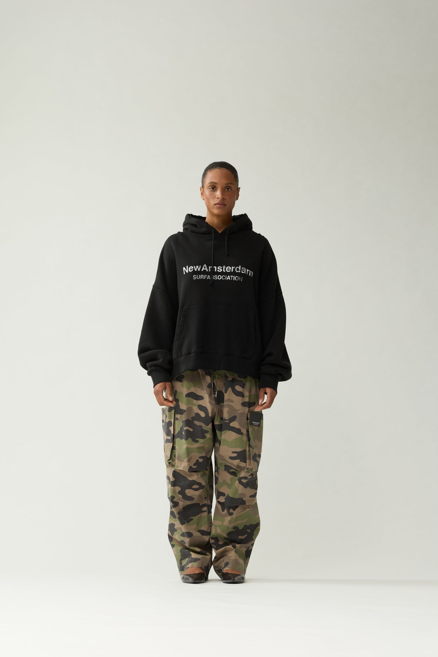 WORKED LOGO HOODIE | Black