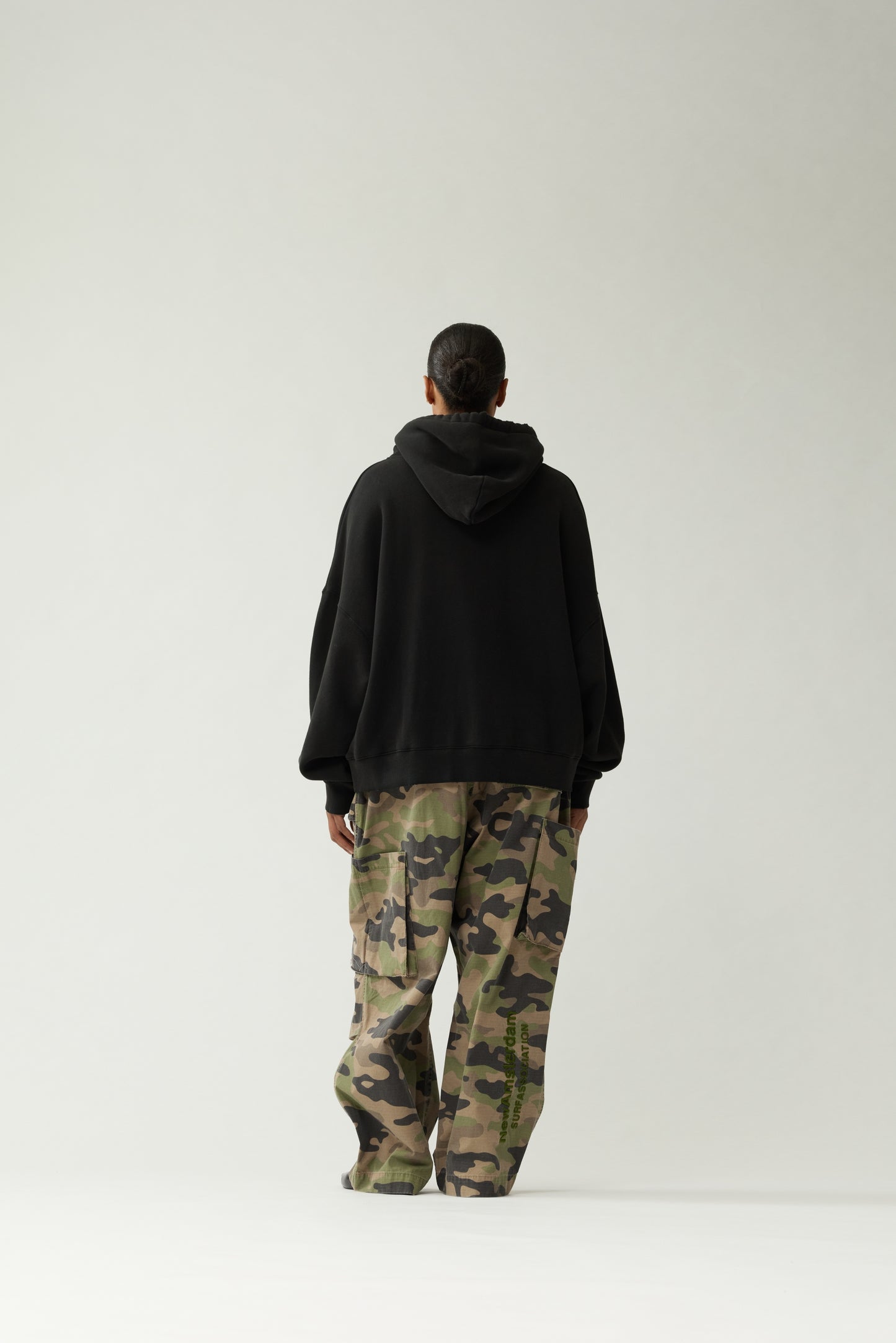 WORKED LOGO HOODIE | Black