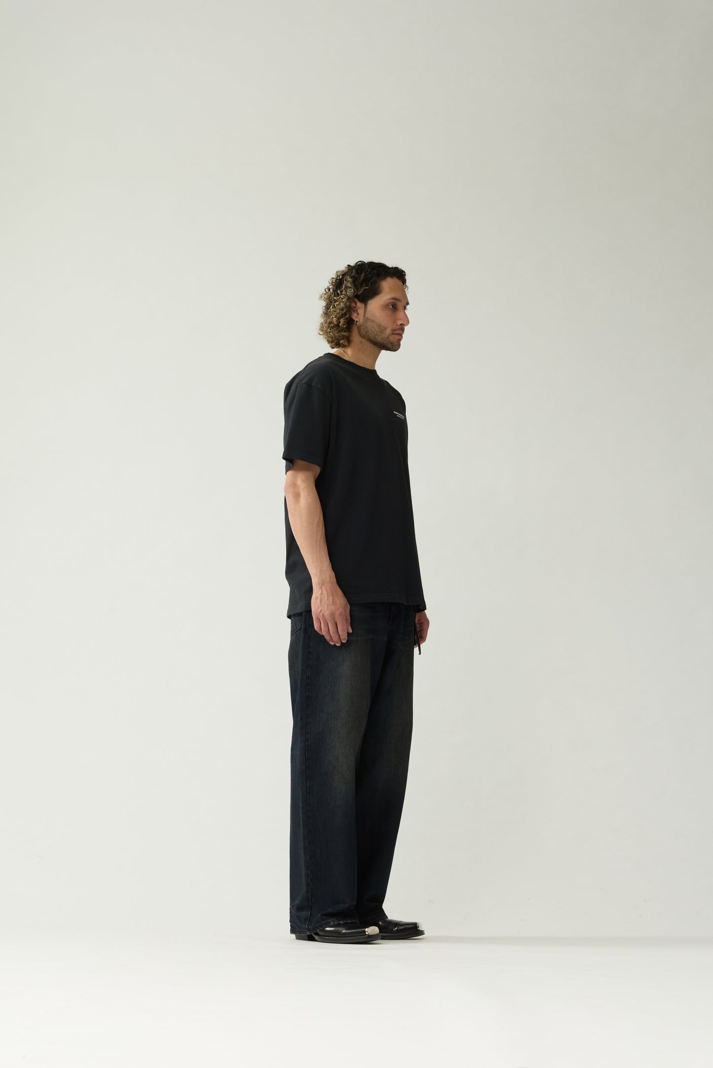 KNOCKED TEE | Black