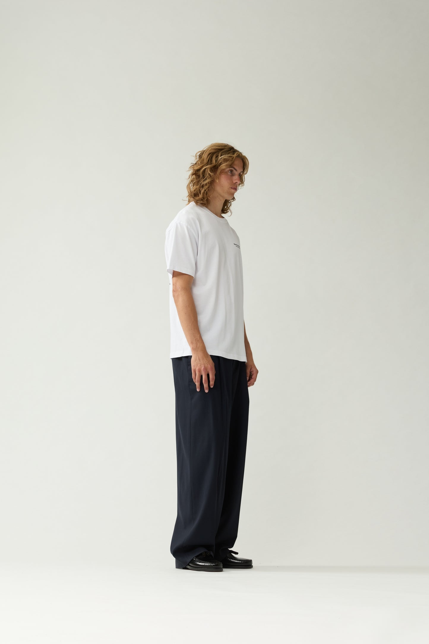 KNOCKED TEE | White