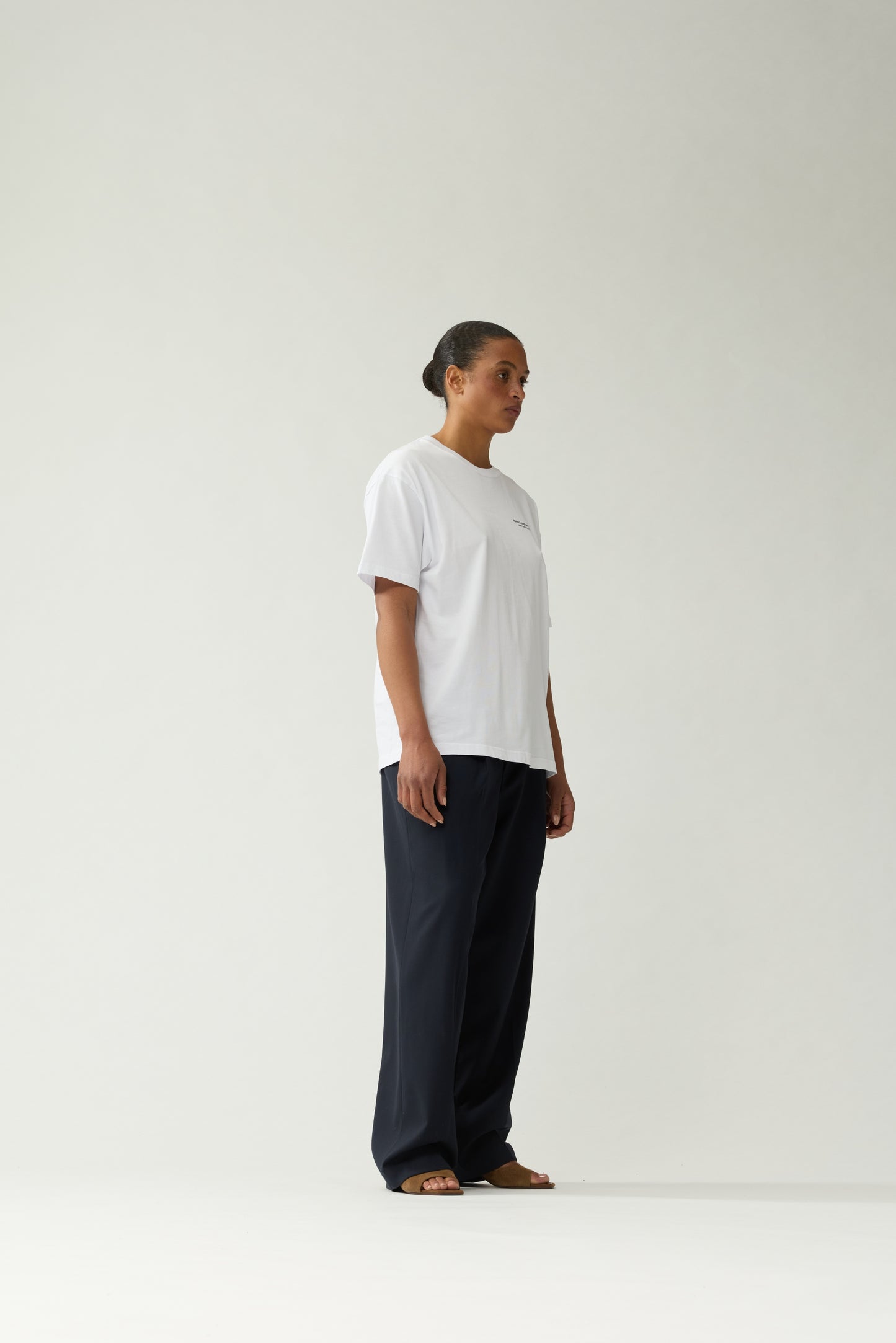 KNOCKED TEE | White